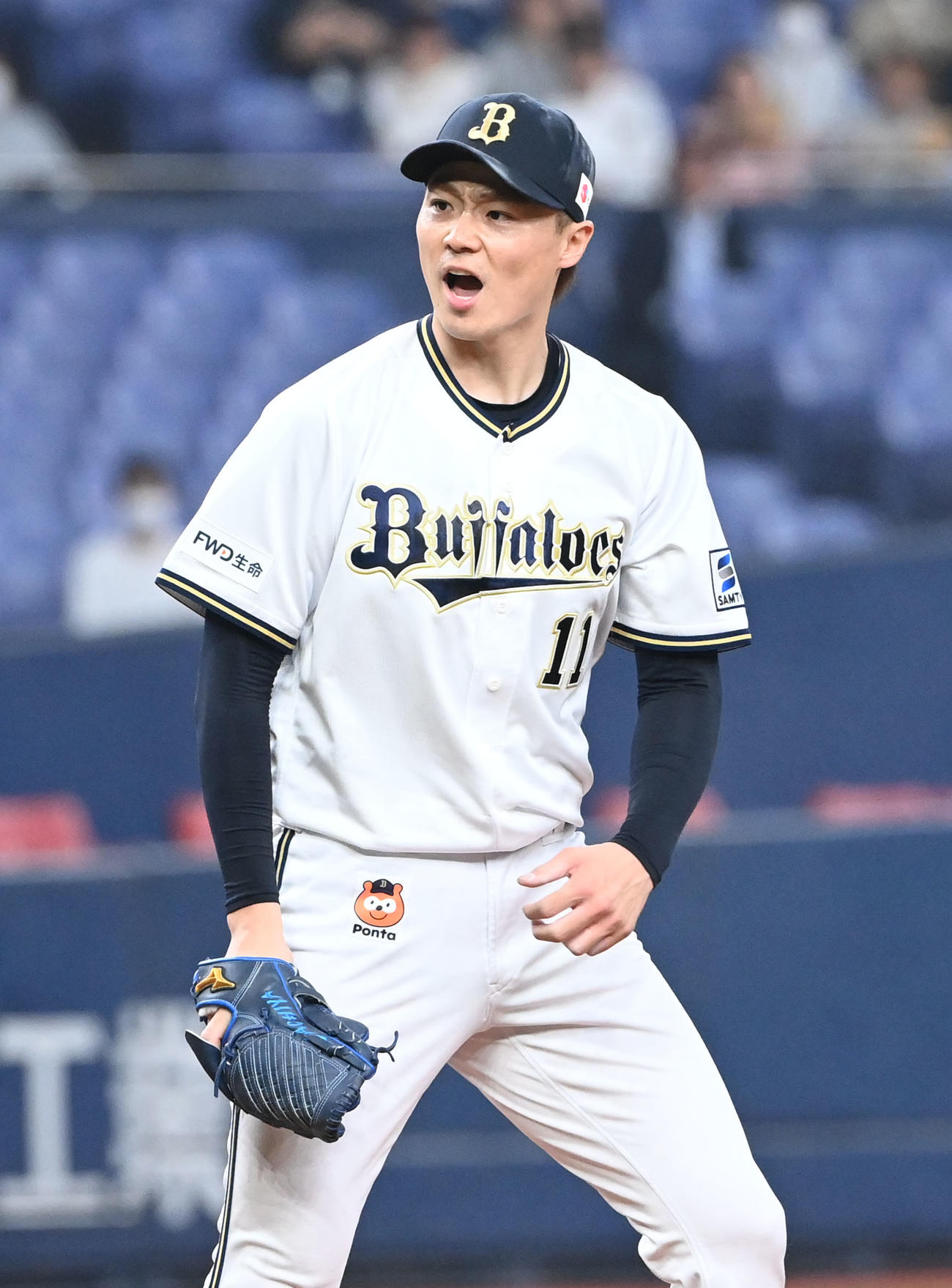 オリックス対楽天　7回表楽天無死、小深田を空振り三振に仕留め雄たけびを上げる山崎福（撮影・和賀正仁）