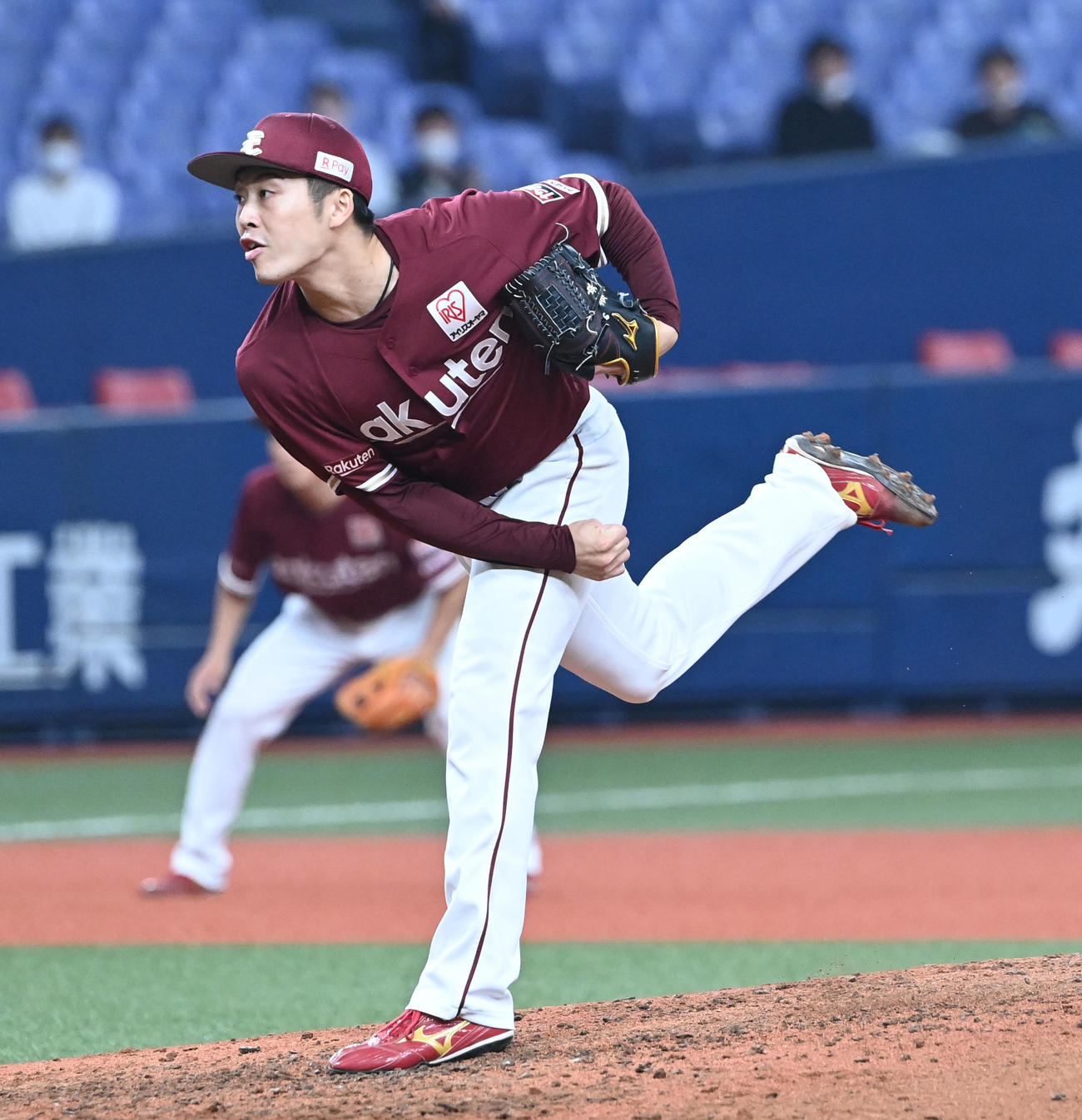 オリックス対楽天　7回途中から登板する伊藤（撮影・和賀正仁）