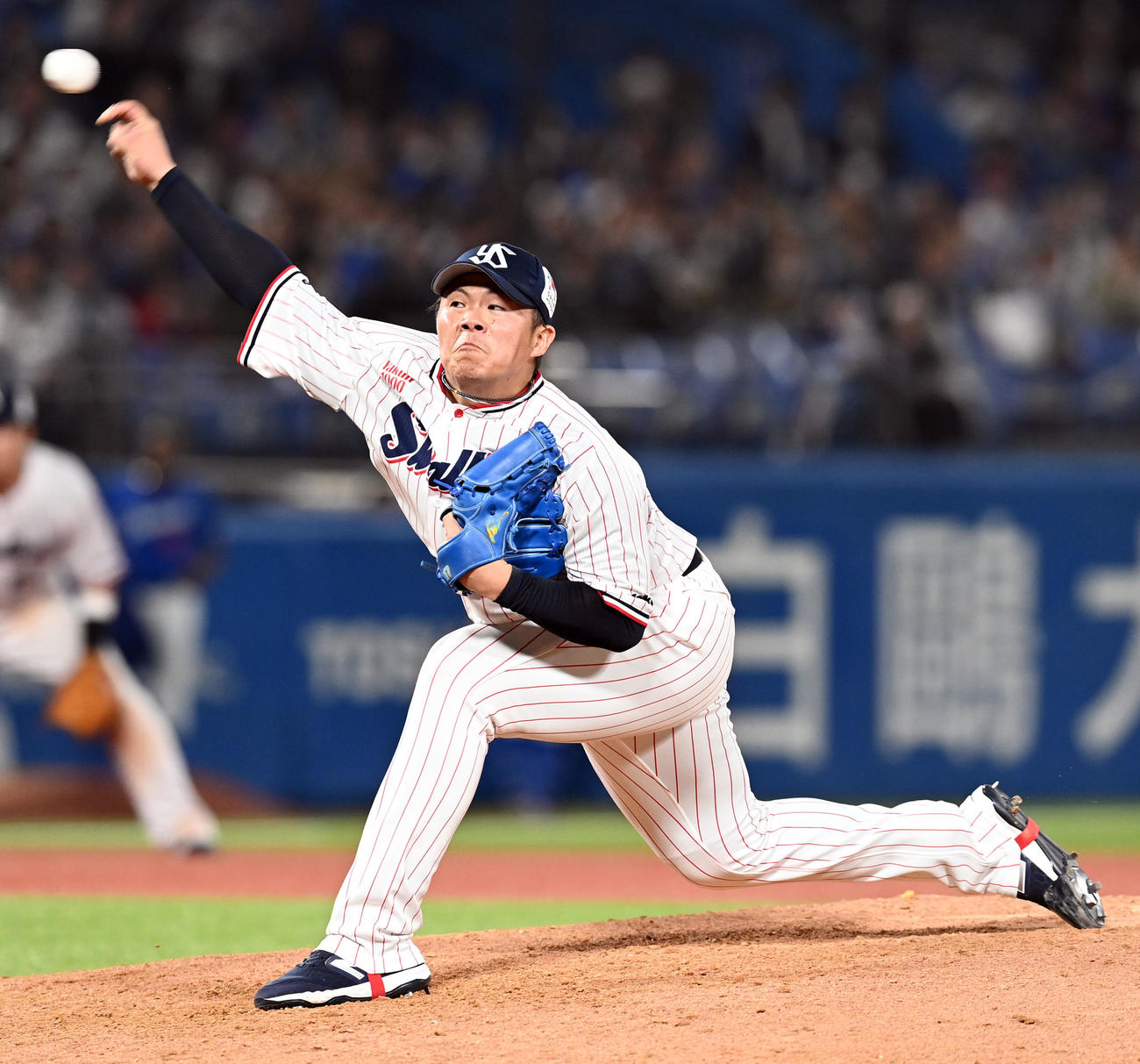 ヤクルト対中日　8回からマウンドに上がったヤクルト清水（撮影・たえ見朱実）