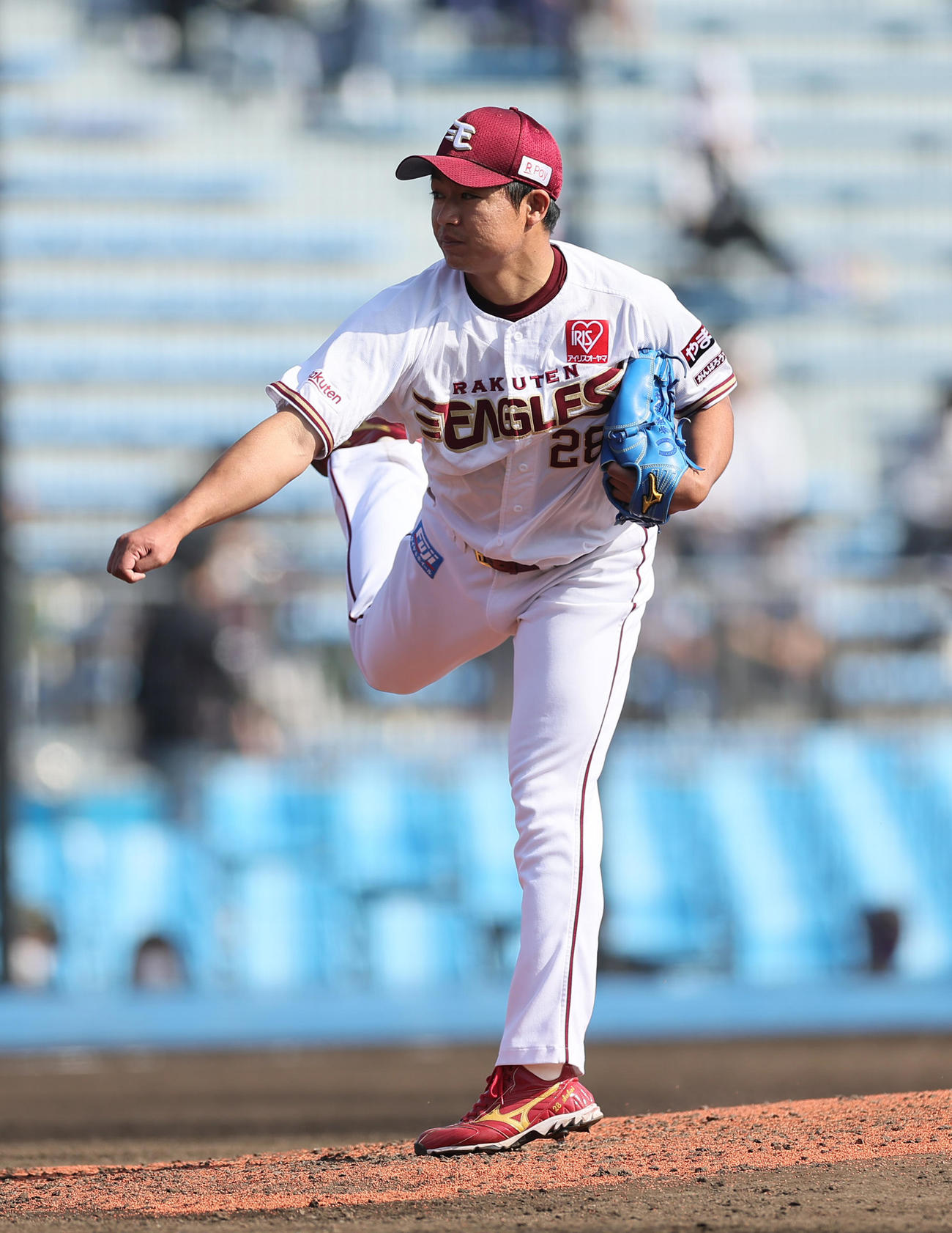 力投する楽天酒居知史（23年3月撮影）