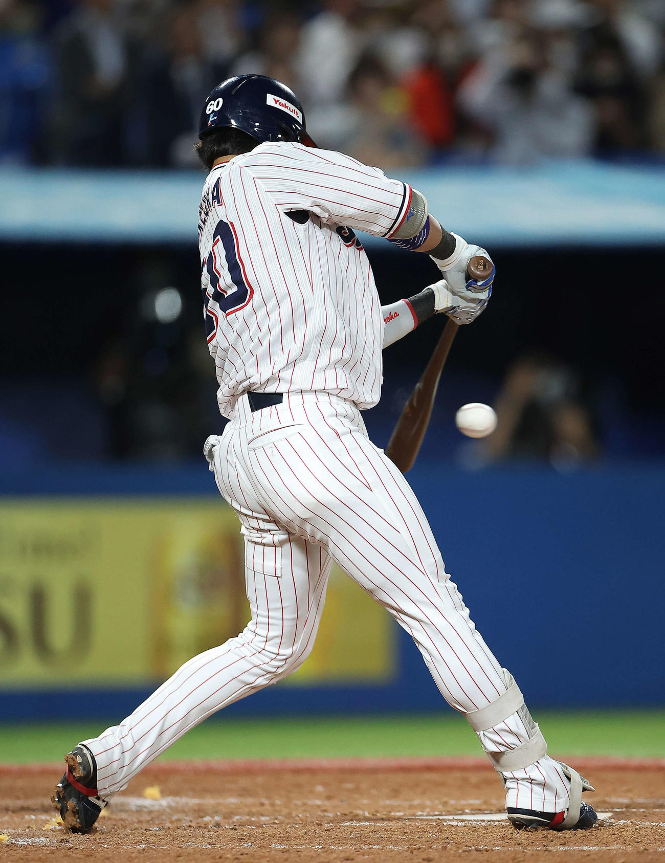 ヤクルト対巨人　2回裏ヤクルト2死二塁、左前適時打を放つ武岡（撮影・河田真司）