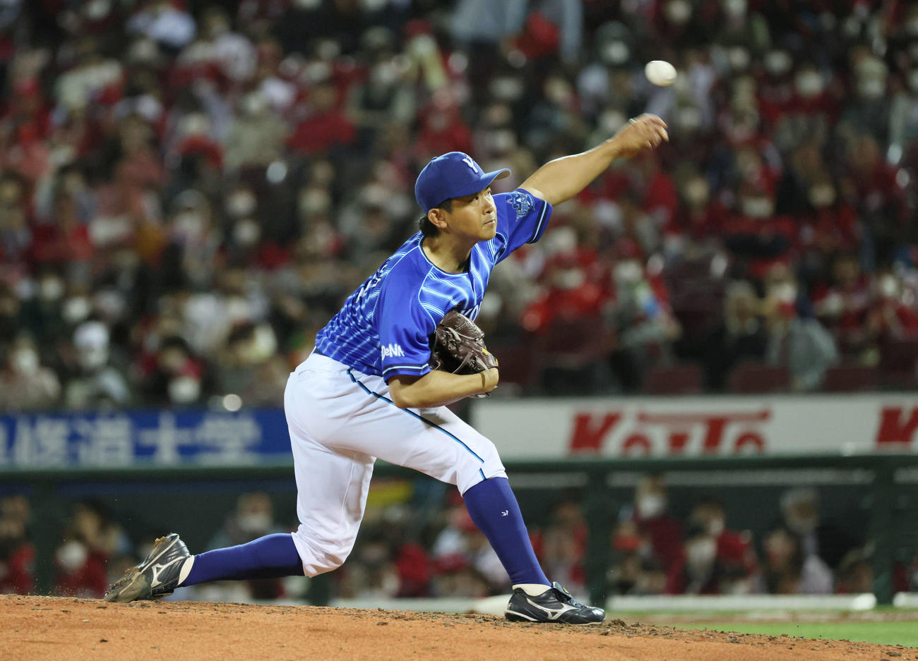 広島対DeNA 8回裏広島、好投する今永（撮影・加藤孝規）