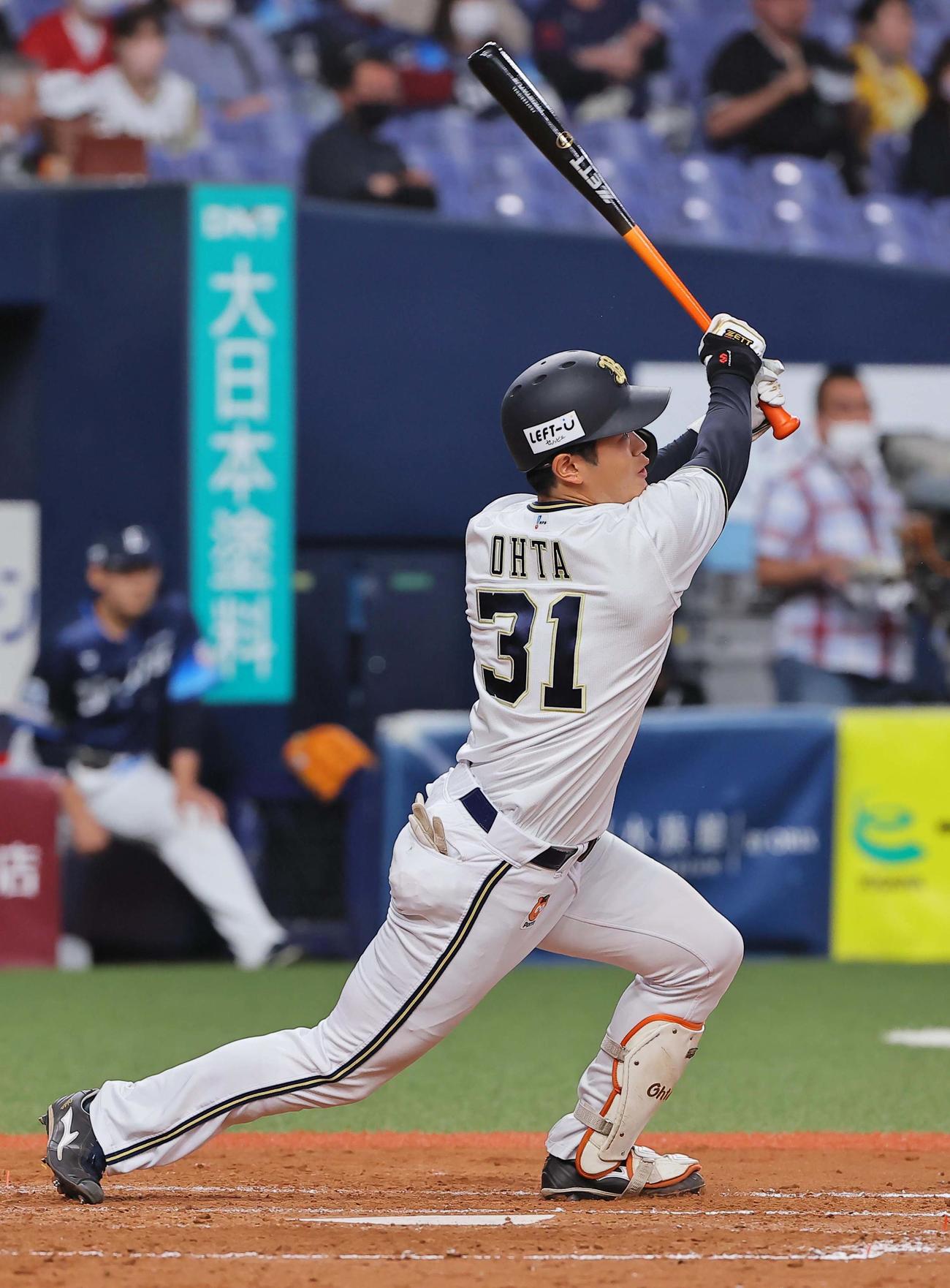 オリックス対西武　4回裏オリックス1死一、三塁、太田は中前に適時打を放つ（撮影・上田博志）