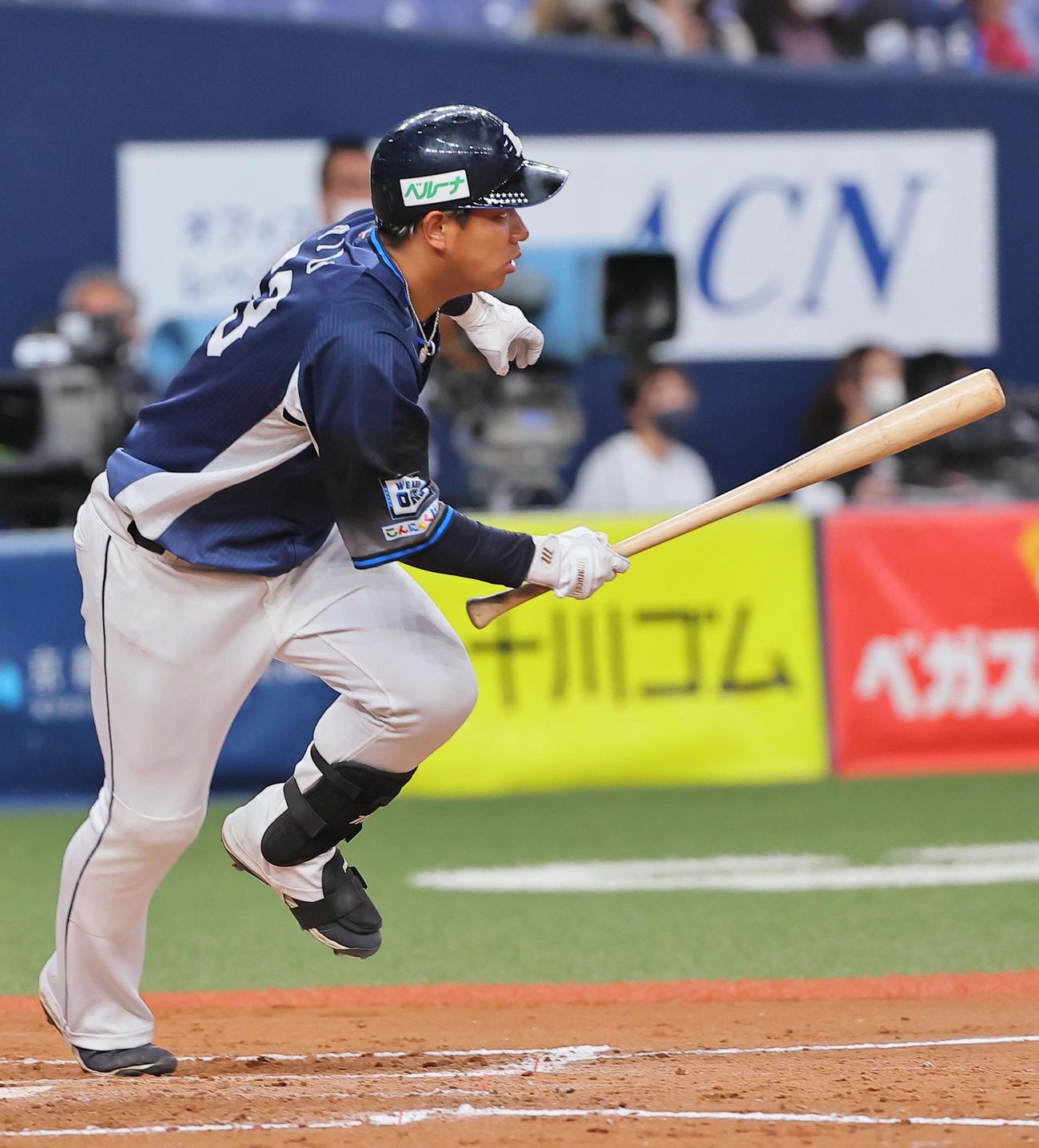 オリックス対西武　9回表西武2死一塁、愛斗は左前打を放つ（撮影・上田博志）