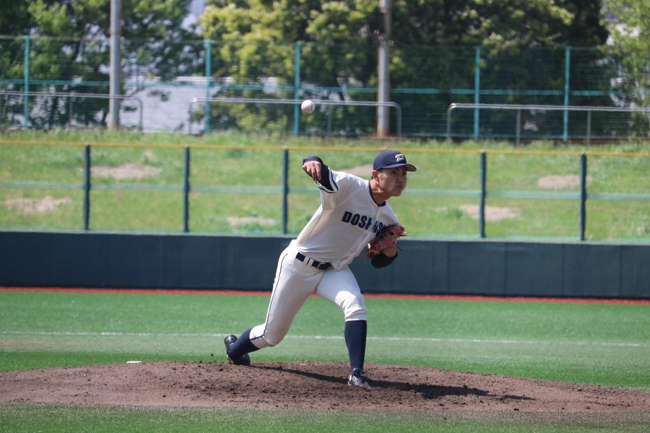 近大対同大　同大先発の真野凜風投手（4年＝天理）（撮影・林亮佑）