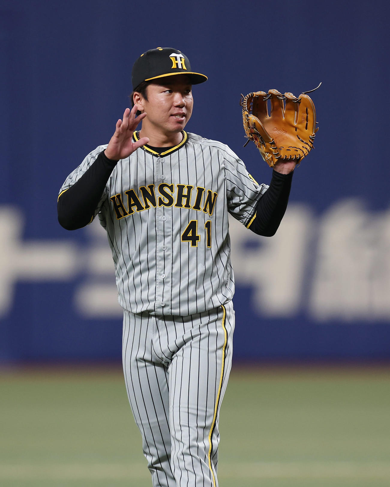 中日対阪神　5回裏中日1死、福永に中前打を浴びた村上（撮影・前田充）