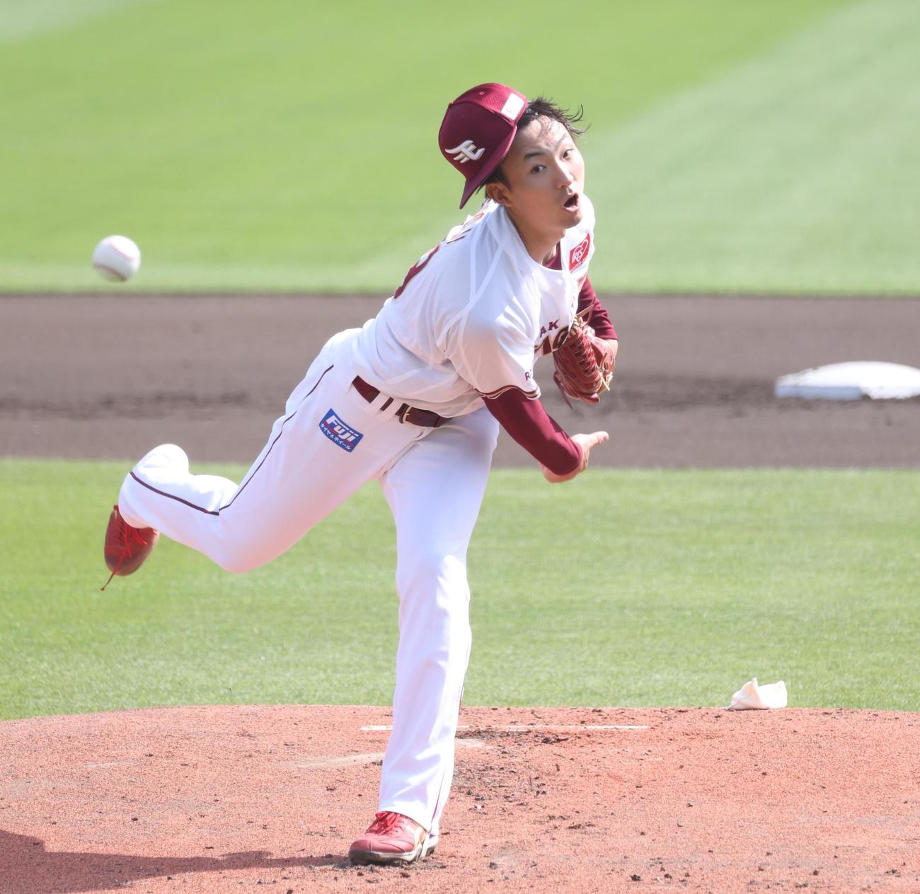 楽天対日本ハム　帽子を飛ばし力投する荘司（撮影・黒川智章）