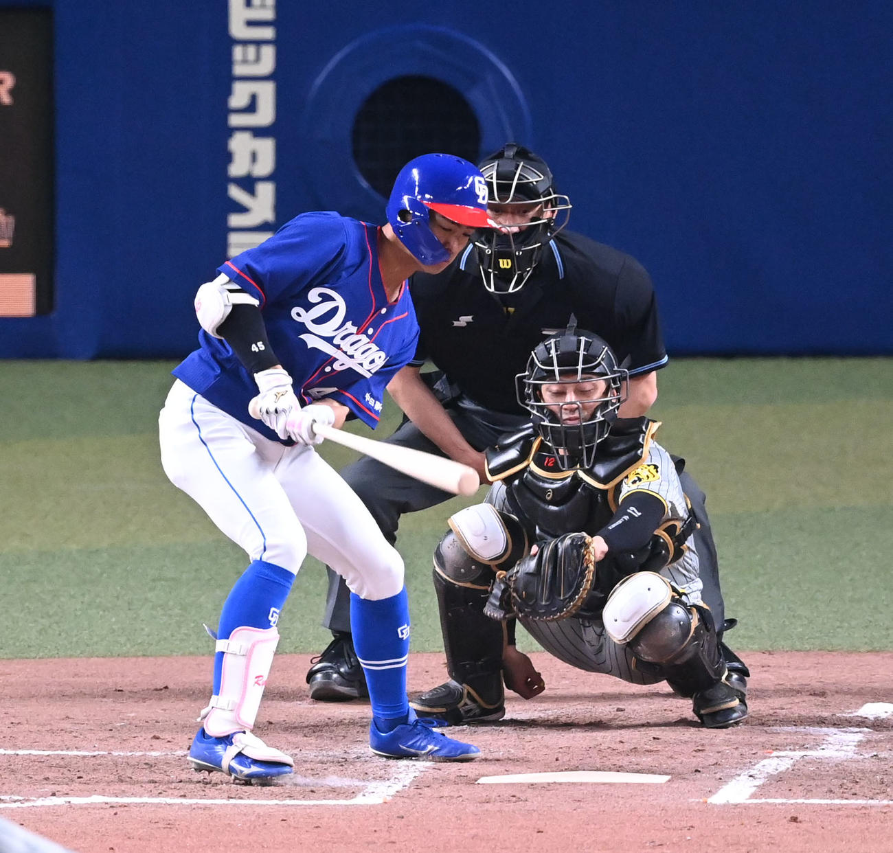 中日対阪神　3回裏中日1死、龍空は空振り三振に倒れる（撮影・前岡正明）