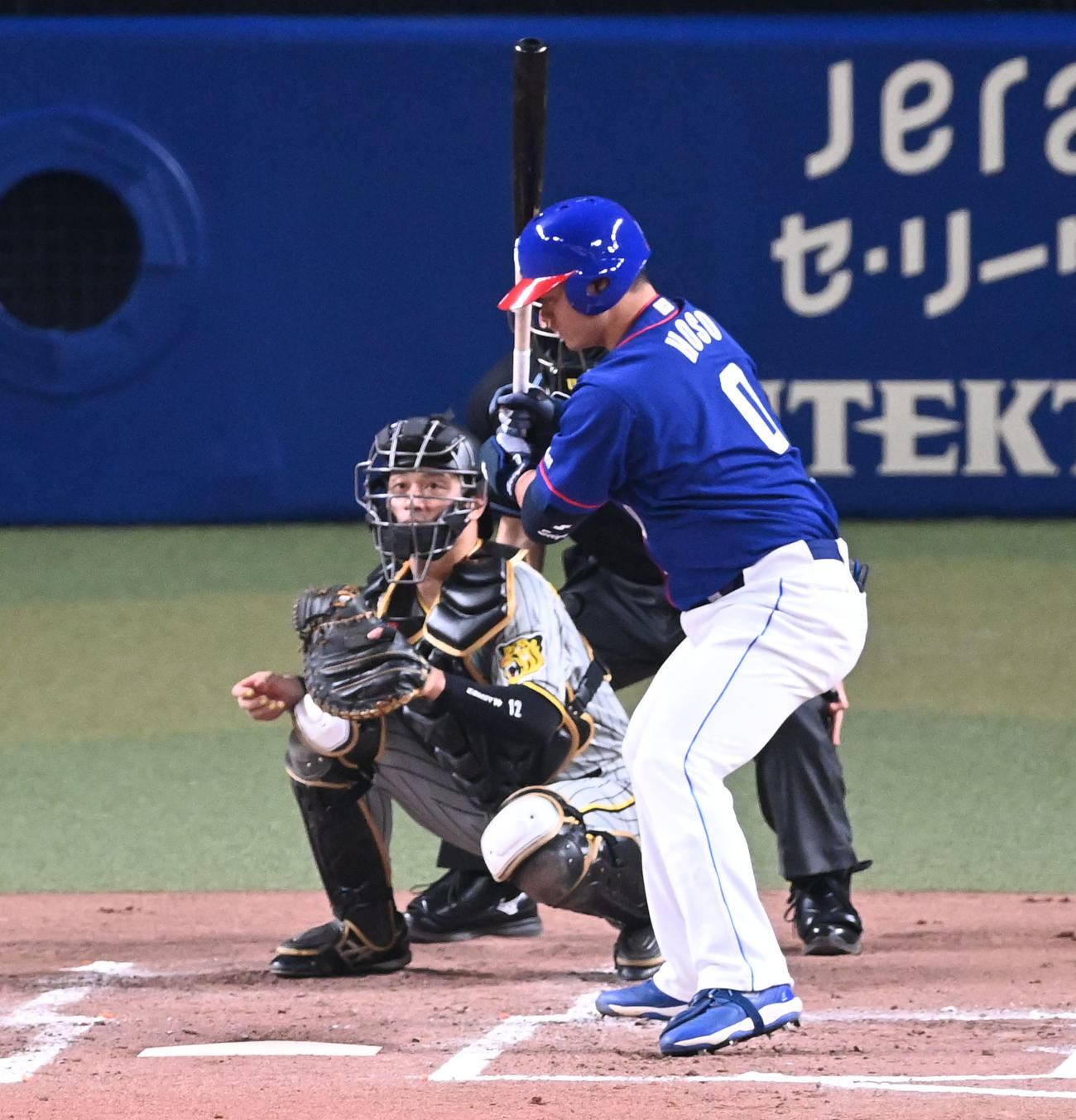 中日対阪神　2回裏中日2死、細川は見逃し三振に倒れる（撮影・前岡正明）