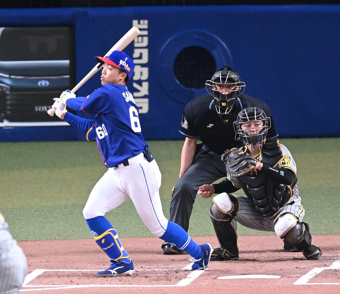 中日対阪神　1回裏中日1死、岡林は空振り三振に倒れる（撮影・前岡正明）