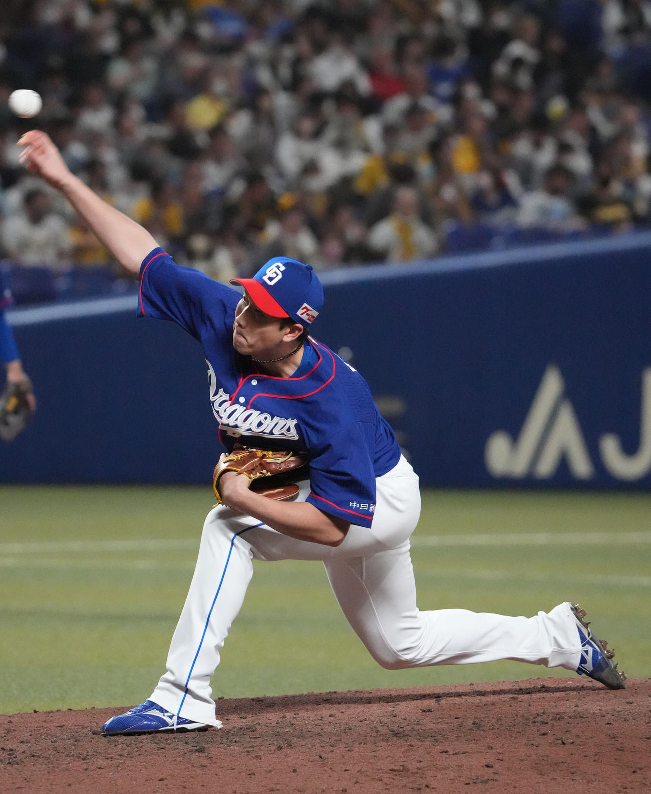 中日対阪神　9回表、中日4番手で登板する勝野（撮影・森本幸一）