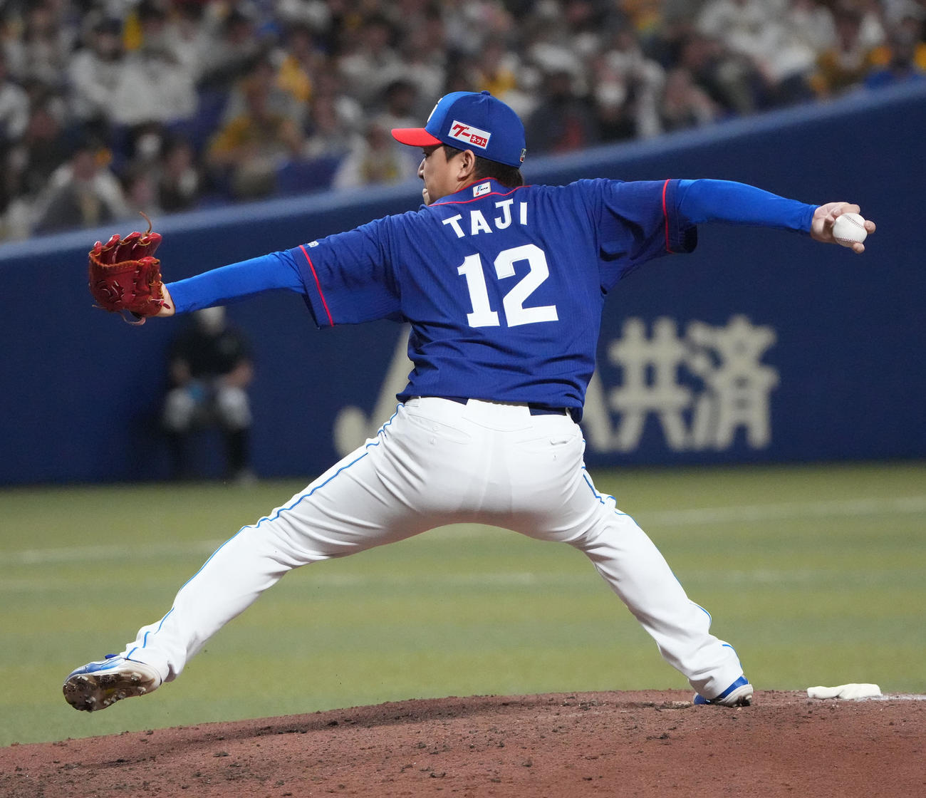 中日対阪神　8回表、中日3番手で登板する田島（撮影・森本幸一）