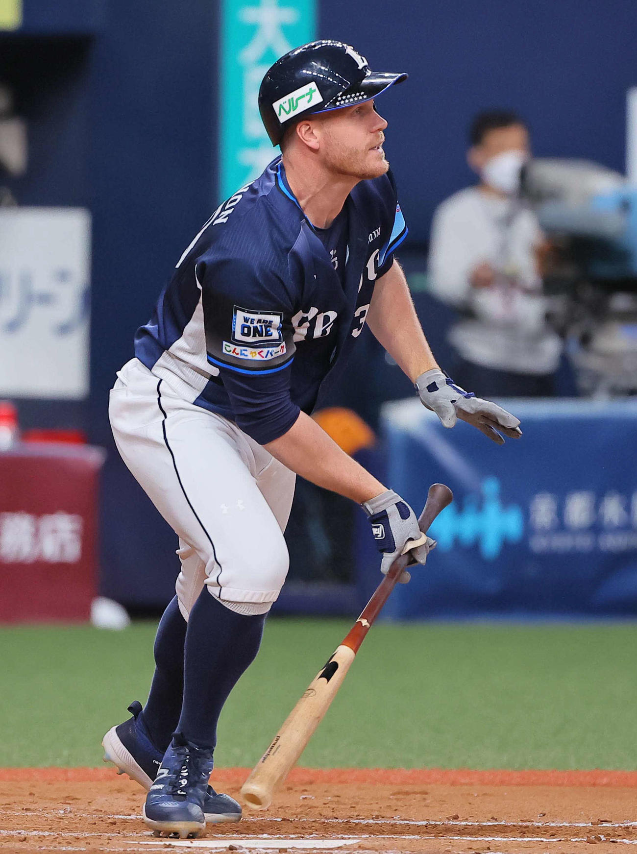 オリックス対西武　8回表西武1死一、二塁、マキノンは中前に同点適時打を放つ（撮影・上田博志）