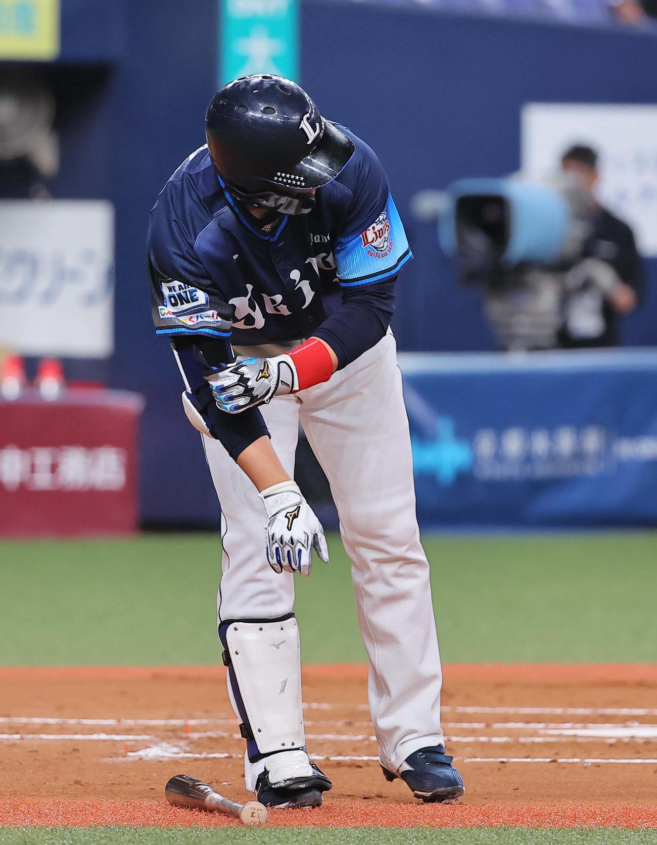 オリックス対西武　2回表西武無死二塁、栗山巧は四球を選ぶ（撮影・上田博志）