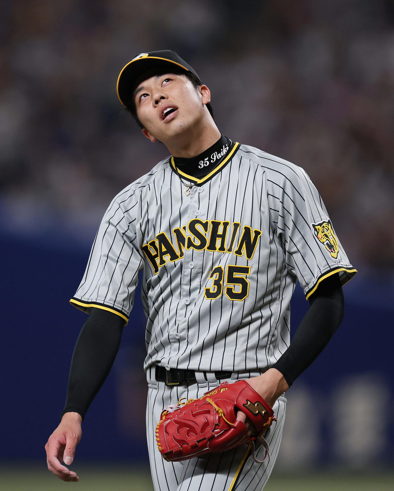 中日対阪神　5回裏中日2死一、三塁、細川に逆転2点適時二塁打を浴びた才木（撮影・前田充）