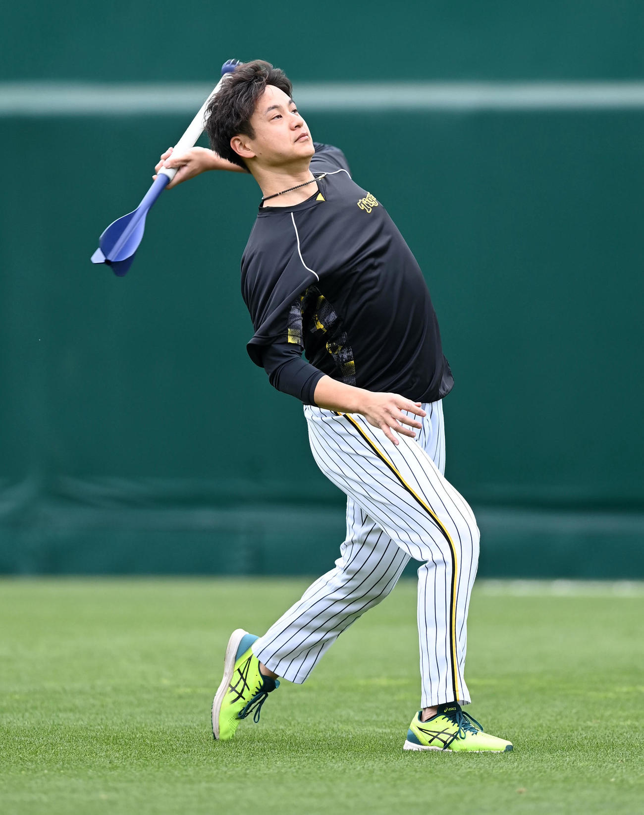 やり投げトレーニングを行う大竹（撮影・前岡正明）