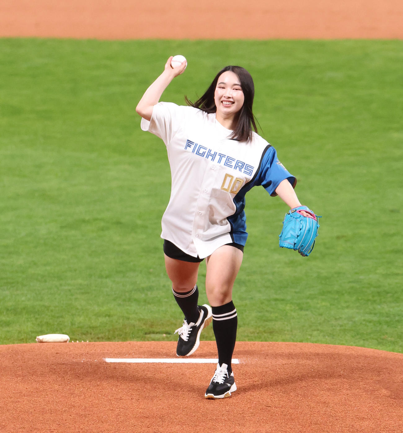 日本ハム対オリックス　試合前、始球式を務める小祝さくら（撮影・佐藤翔太）