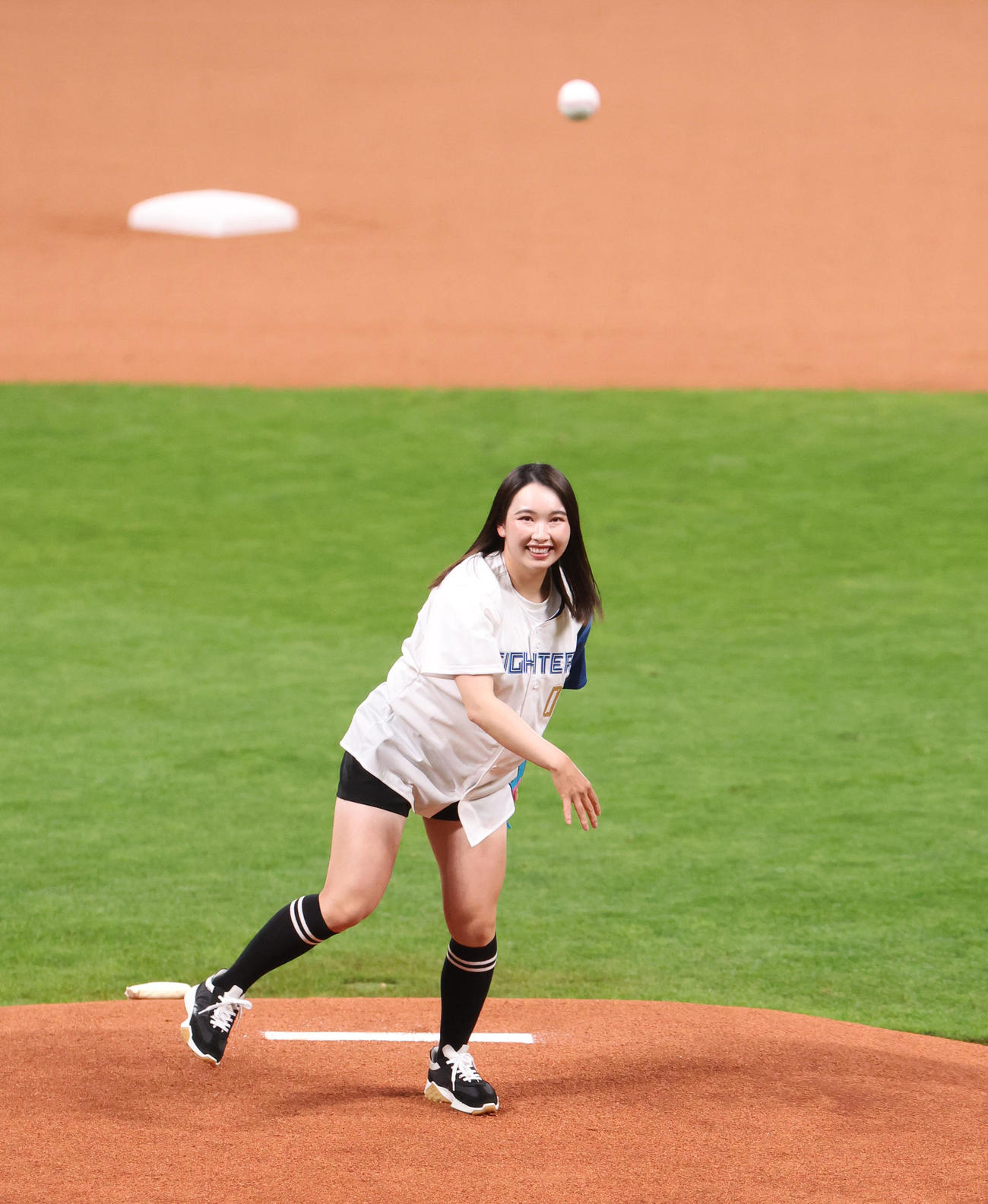 日本ハム対オリックス　試合前、始球式を務める小祝さくら（撮影・佐藤翔太）