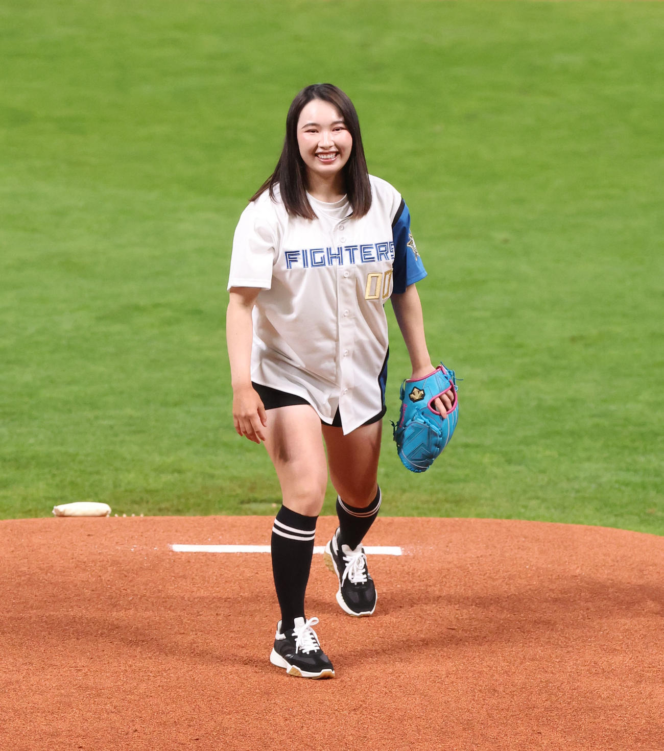 日本ハム対オリックス　試合前、始球式を務める小祝さくら（撮影・佐藤翔太）