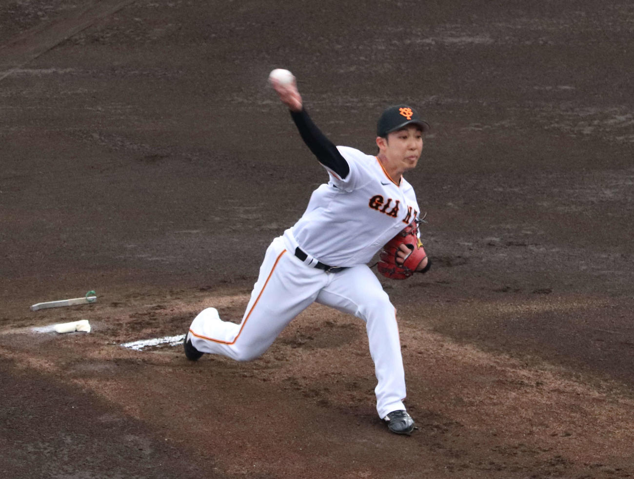 6回3安打無失点と好投した巨人赤星（撮影・小早川宗一郎）