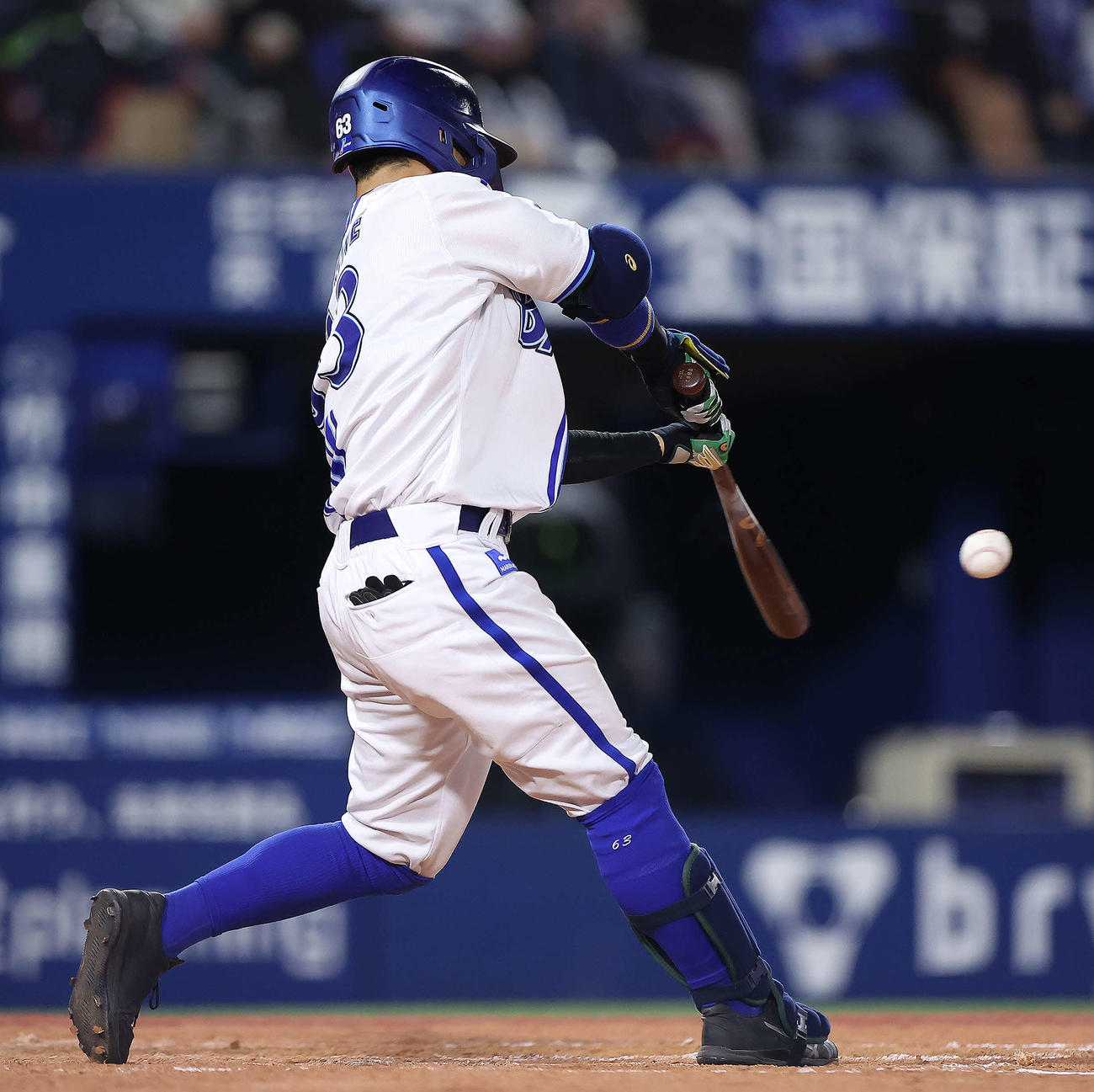 DeNA対ヤクルト　7回裏DeNA1死、右中間へランニング本塁打を放つ（撮影・河田真司）