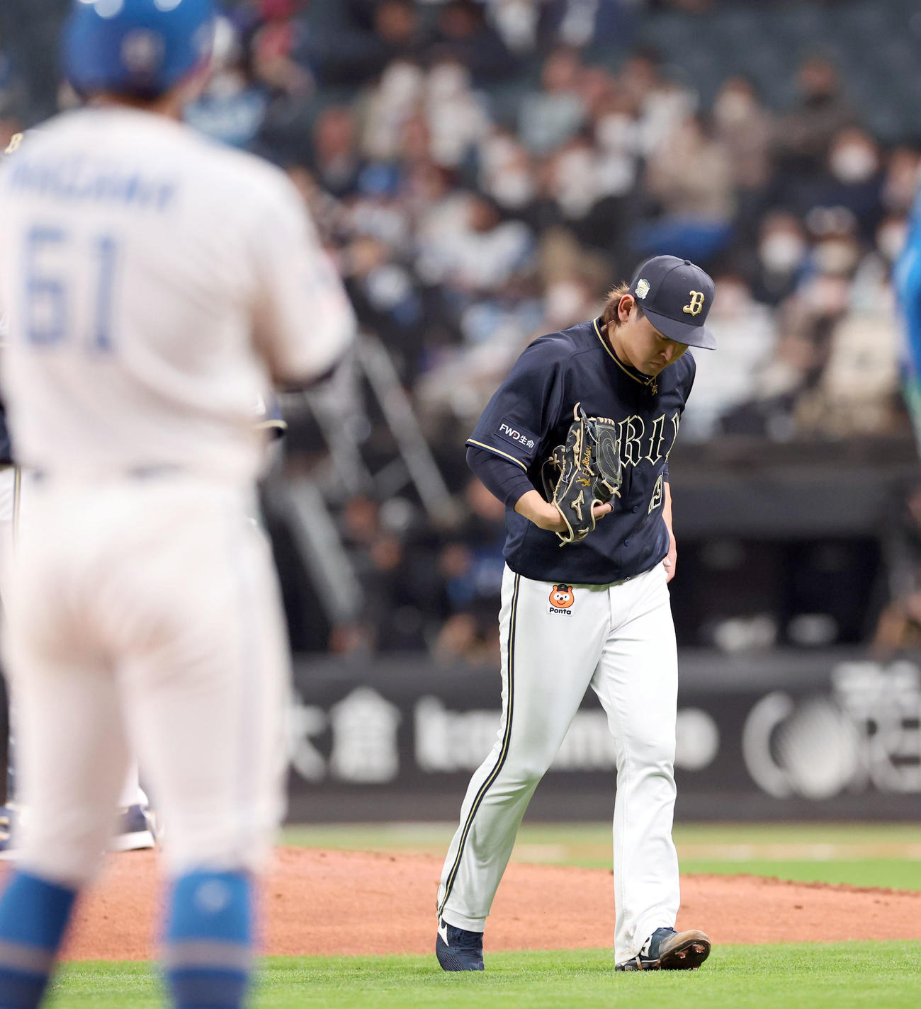 日本ハム対オリックス　2回途中で降板するオリックス宮城（撮影・佐藤翔太）
