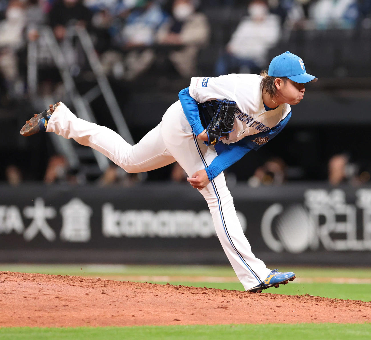 日本ハム対オリックス　日本ハム5番手の堀（撮影・佐藤翔太）