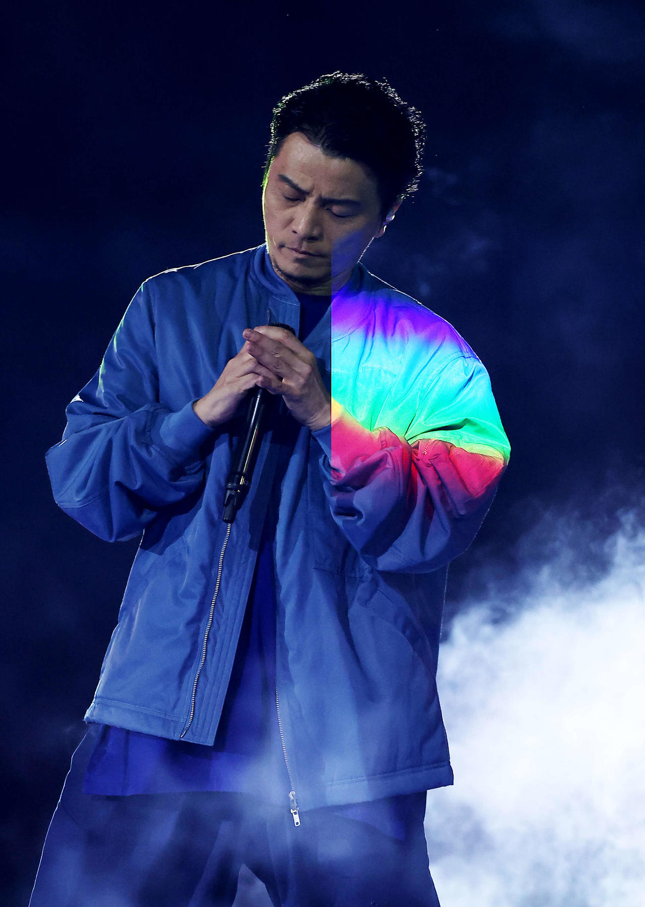 DeNA―ヤクルト戦後、ステージでライブパフォーマンスするKREVA（撮影・河田真司）