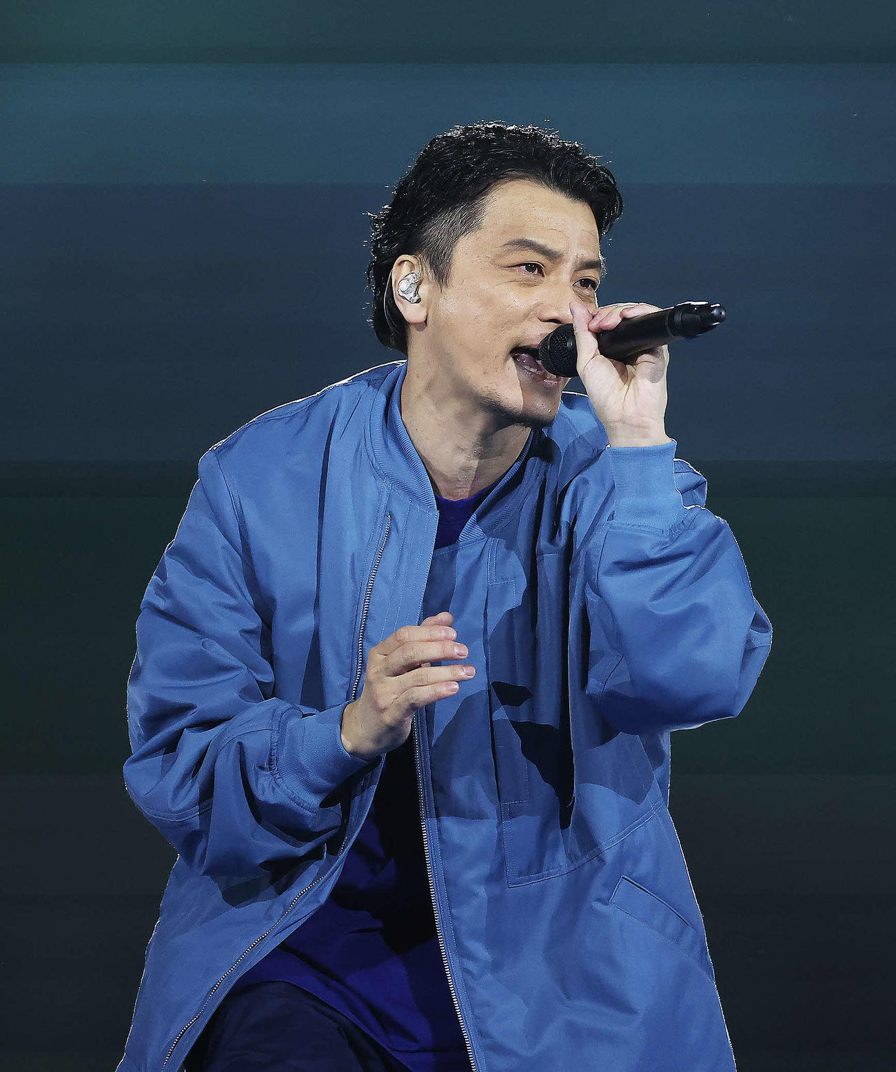 DeNA―ヤクルト戦後、ステージでライブパフォーマンスするKREVA（撮影・河田真司）
