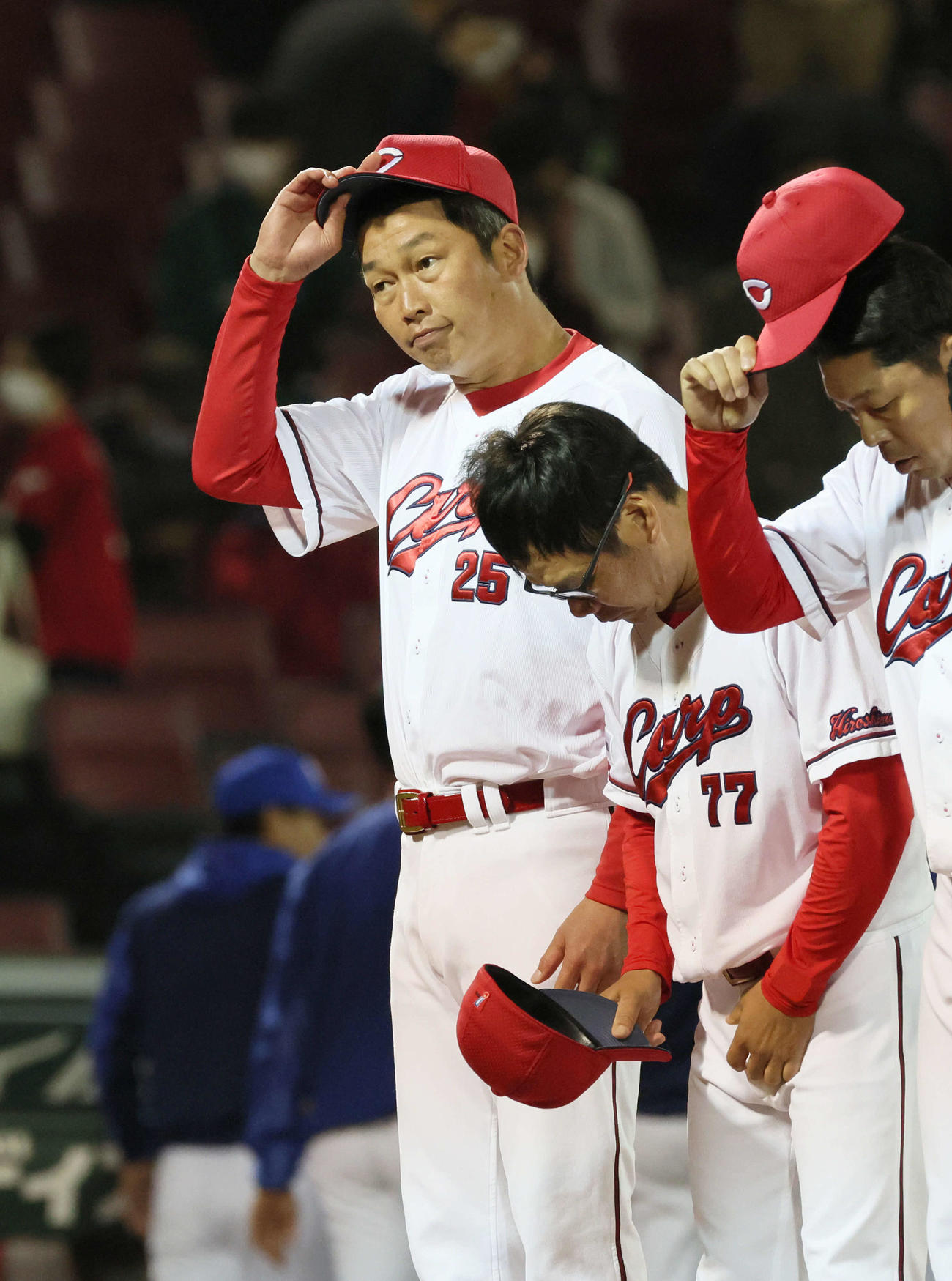 広島対中日　敗れた広島新井監督（撮影・加藤孝規）
