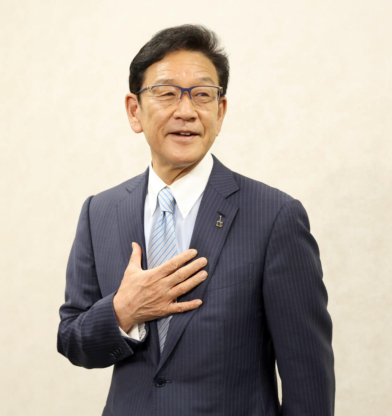 紫綬褒章受賞取材に応じる侍ジャパン栗山監督（代表撮影）
