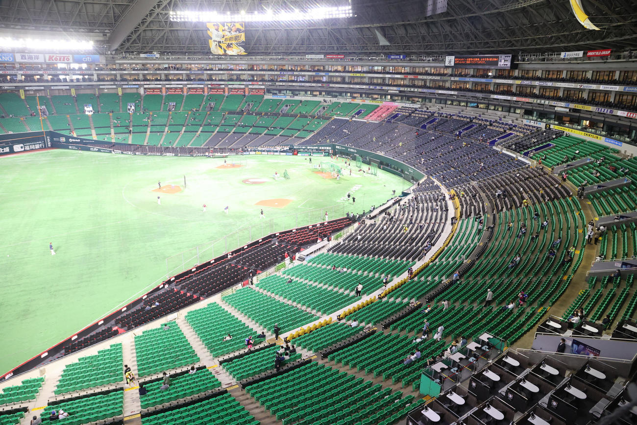 5月2日にオープンするスーパーボックス「ホークスヒストリールーム」、テラスからの眺め（撮影・梅根麻紀）