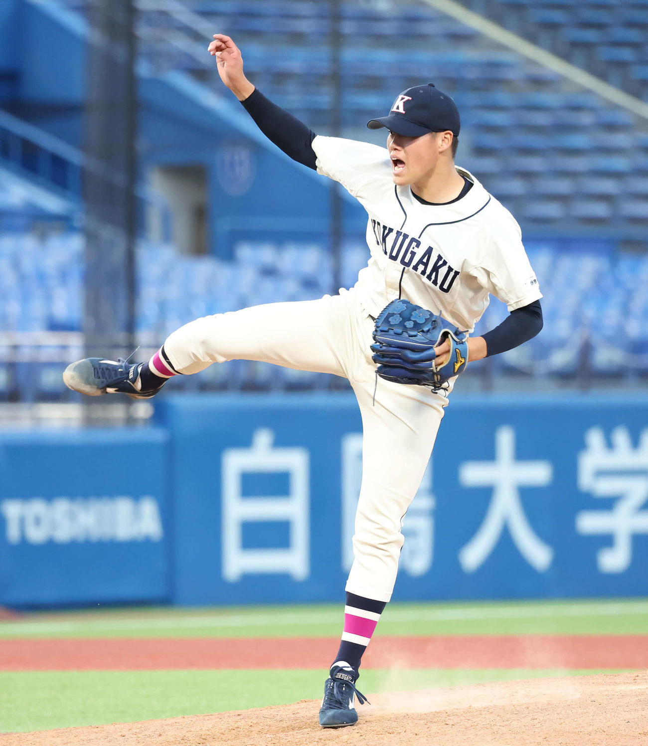 亜大対国学院大　5回途中から2番手で登板し好投した国学院大・坂口（撮影・丹羽敏通）