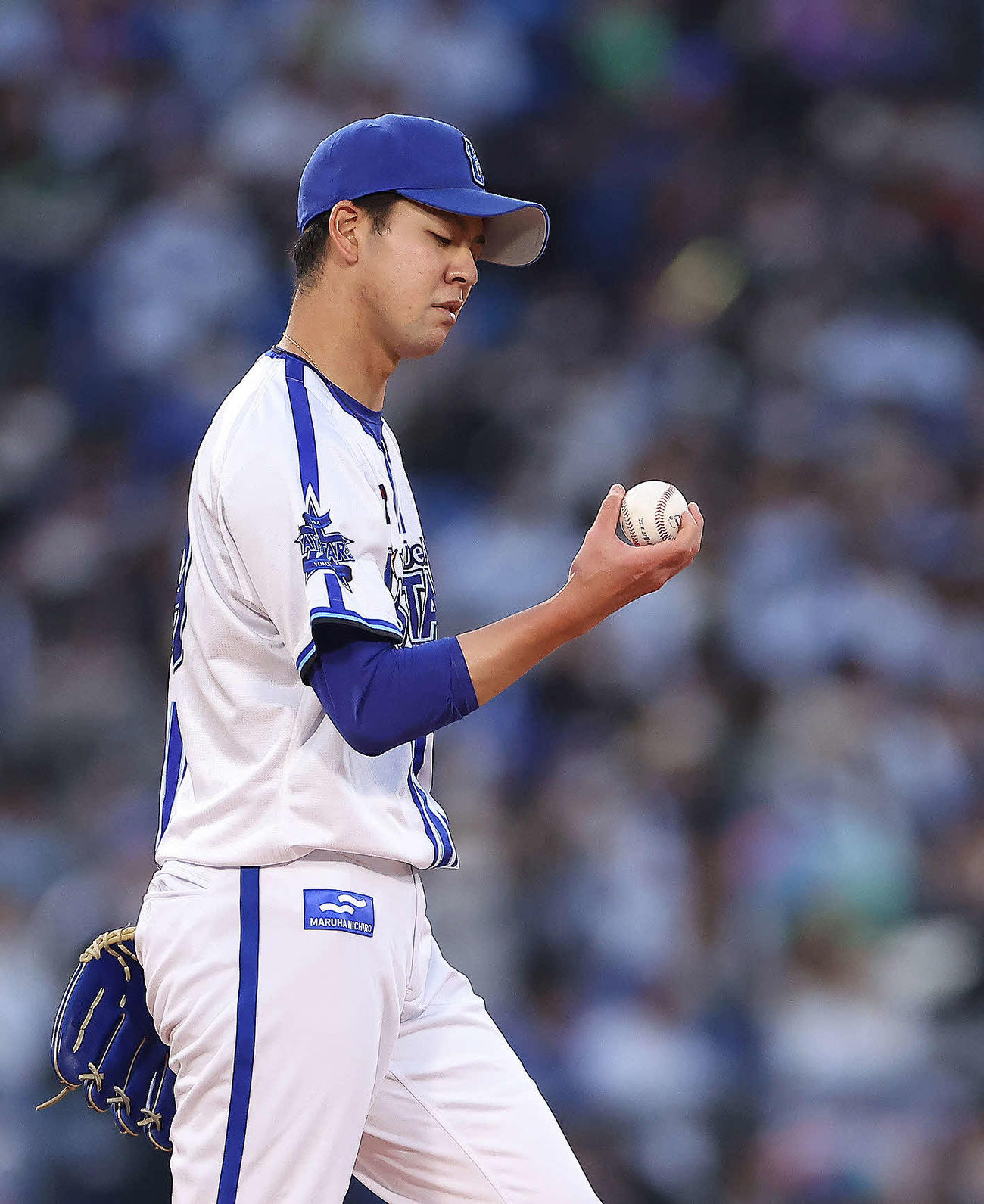 DeNA対ヤクルト　3回表ヤクルト無死、中村に左越え先制ソロ本塁打を浴びる平良（撮影・河田真司）