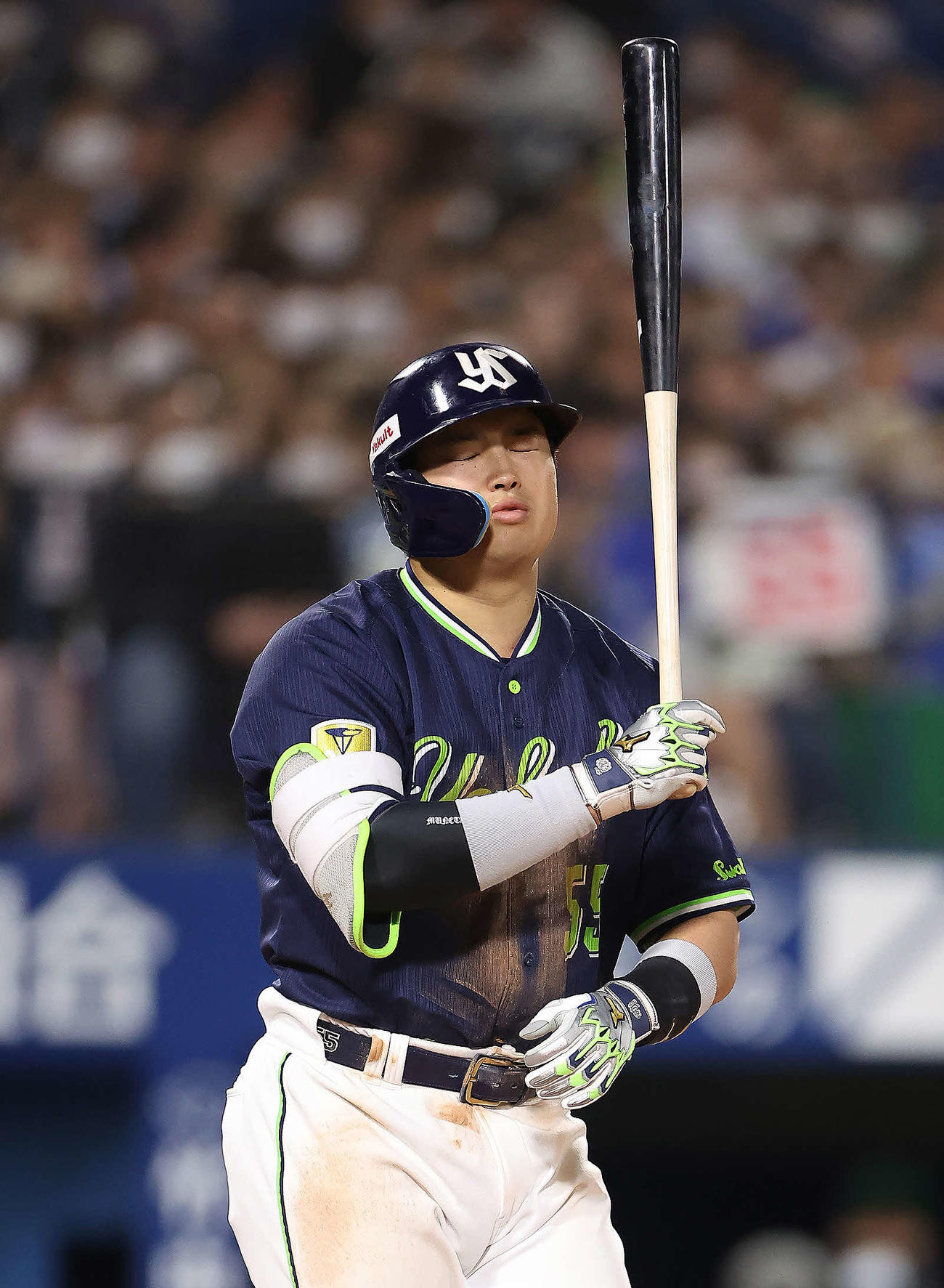 DeNA対ヤクルト　5回表ヤクルト2死、見逃し三振に倒れる村上（撮影・河田真司）
