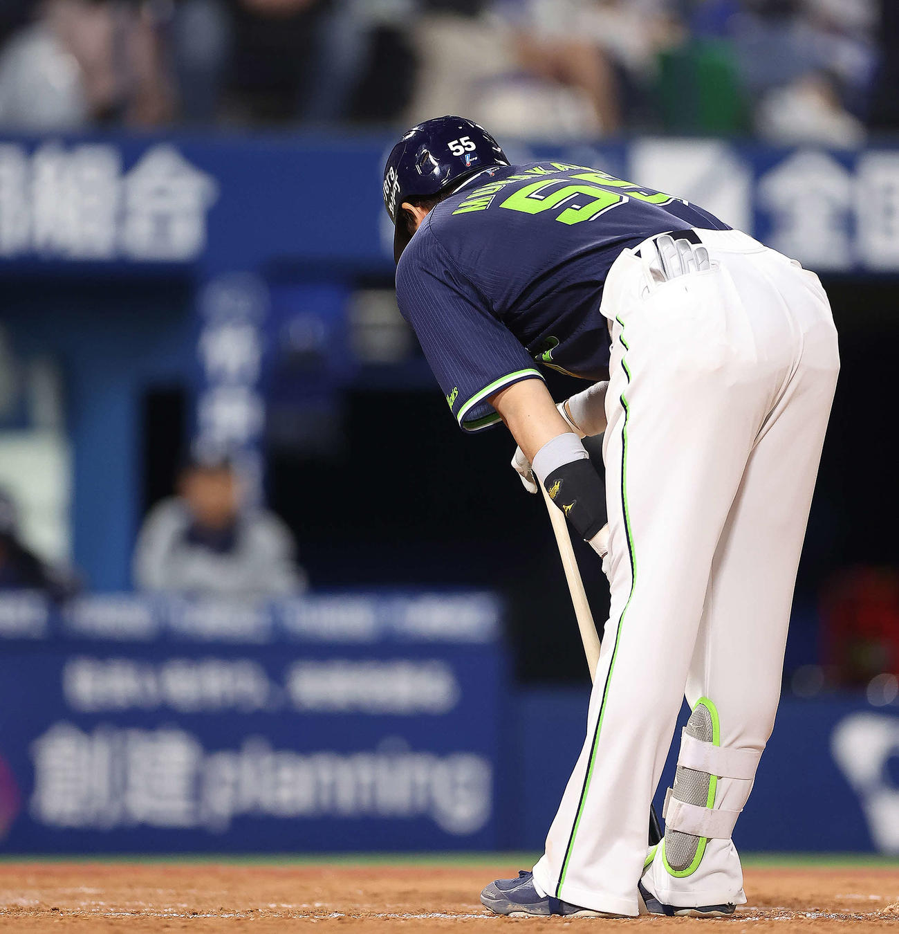DeNA対ヤクルト　5回表ヤクルト2死、見逃し三振に倒れる村上（撮影・河田真司）