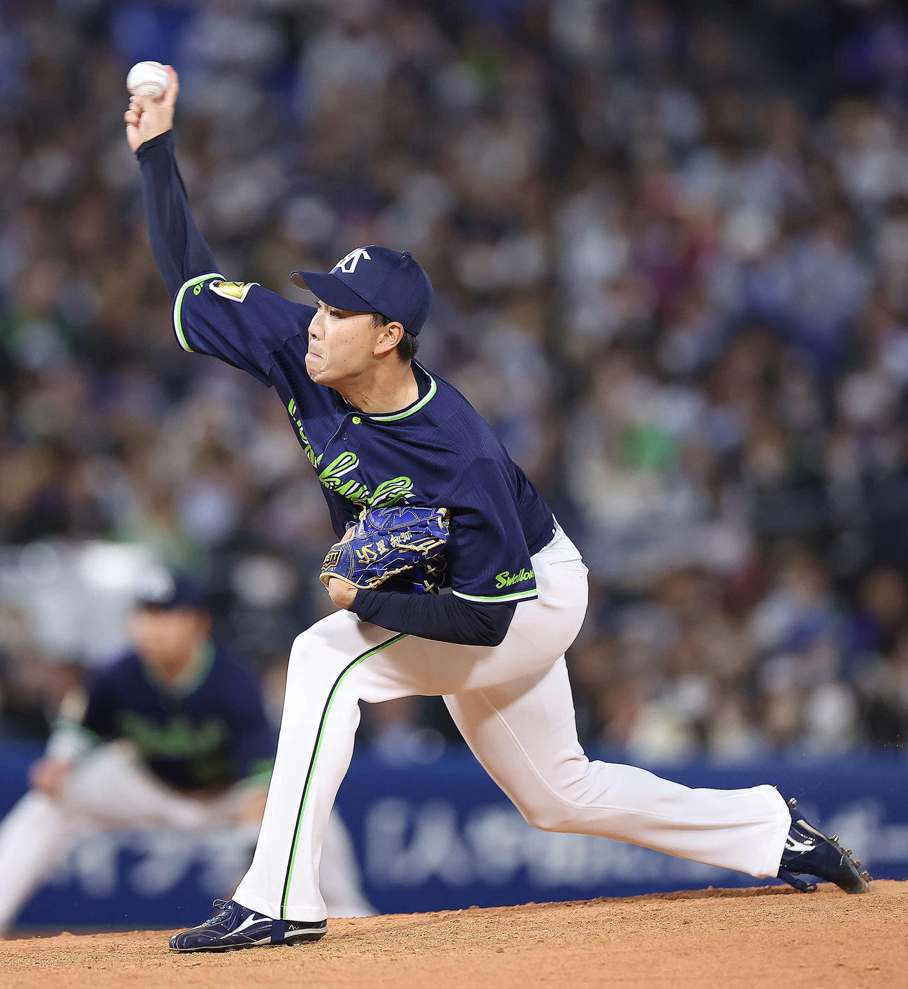 DeNA対ヤクルト　6回裏ヤクルト1死、力投する星（撮影・河田真司）