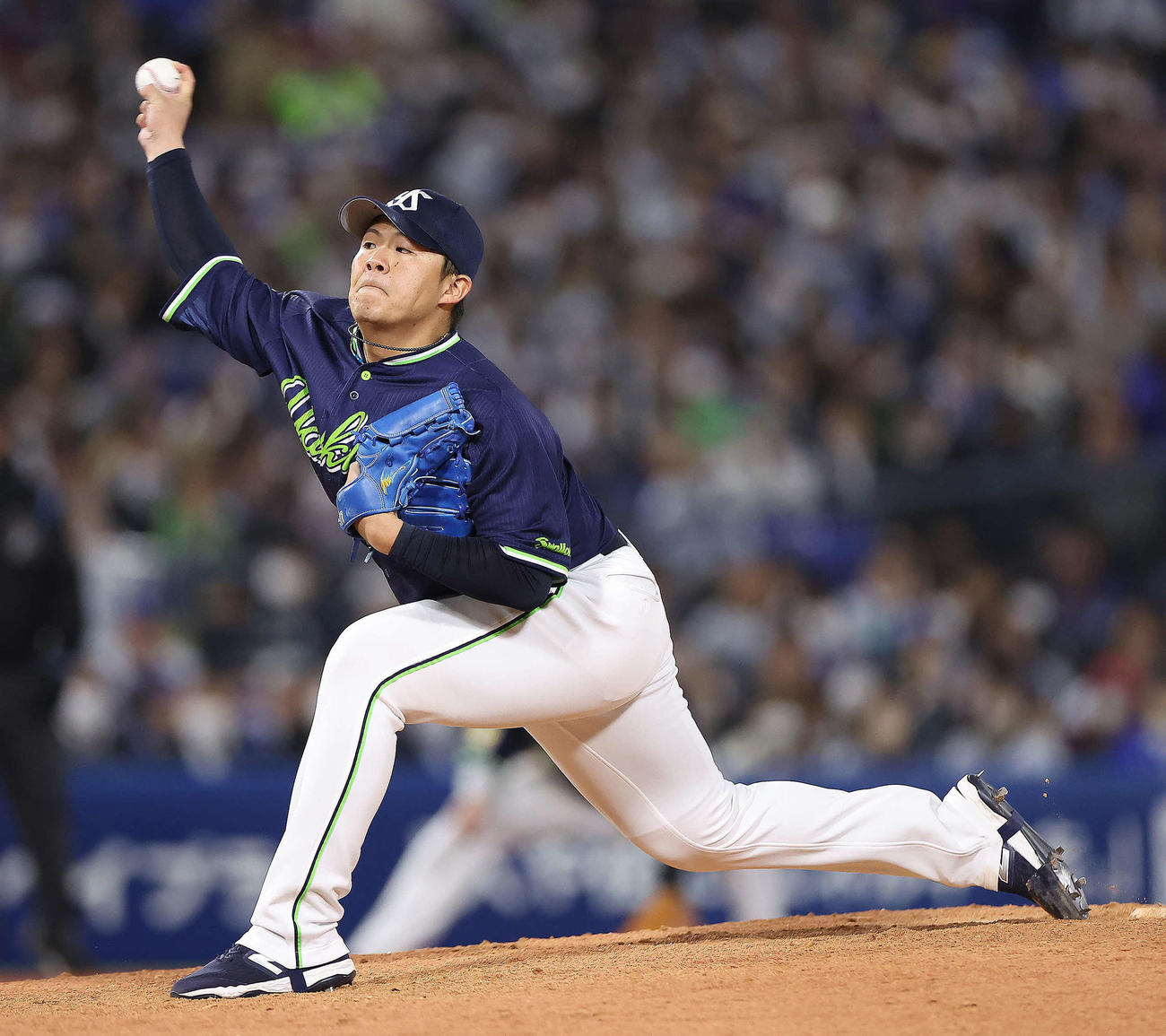 DeNA対ヤクルト　8回裏、ヤクルト4番手で登板する清水（撮影・河田真司）