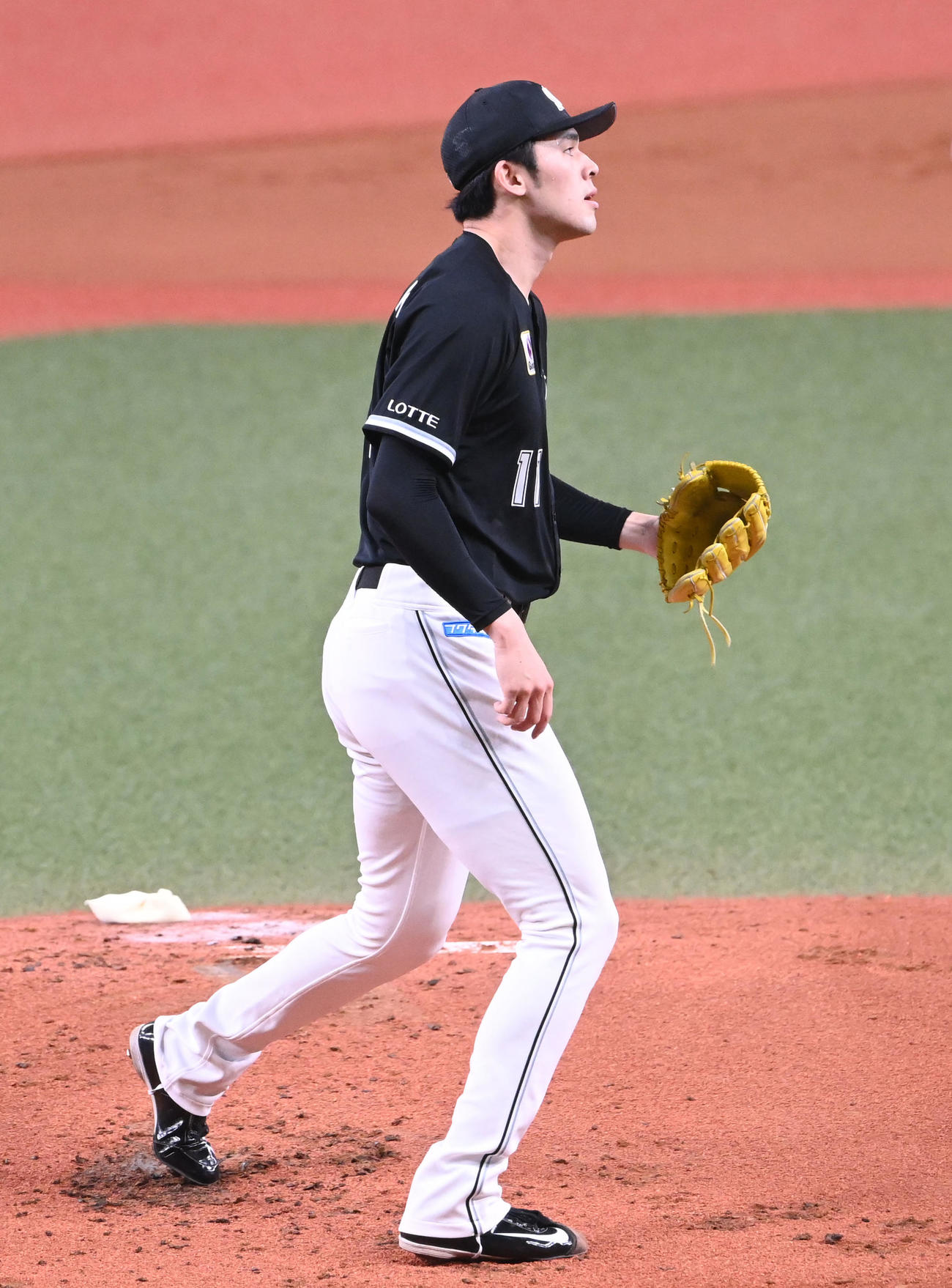 オリックス対ロッテ　1回裏オリックス2死二塁、森に適時二塁打を浴びた佐々木朗（撮影・和賀正仁）
