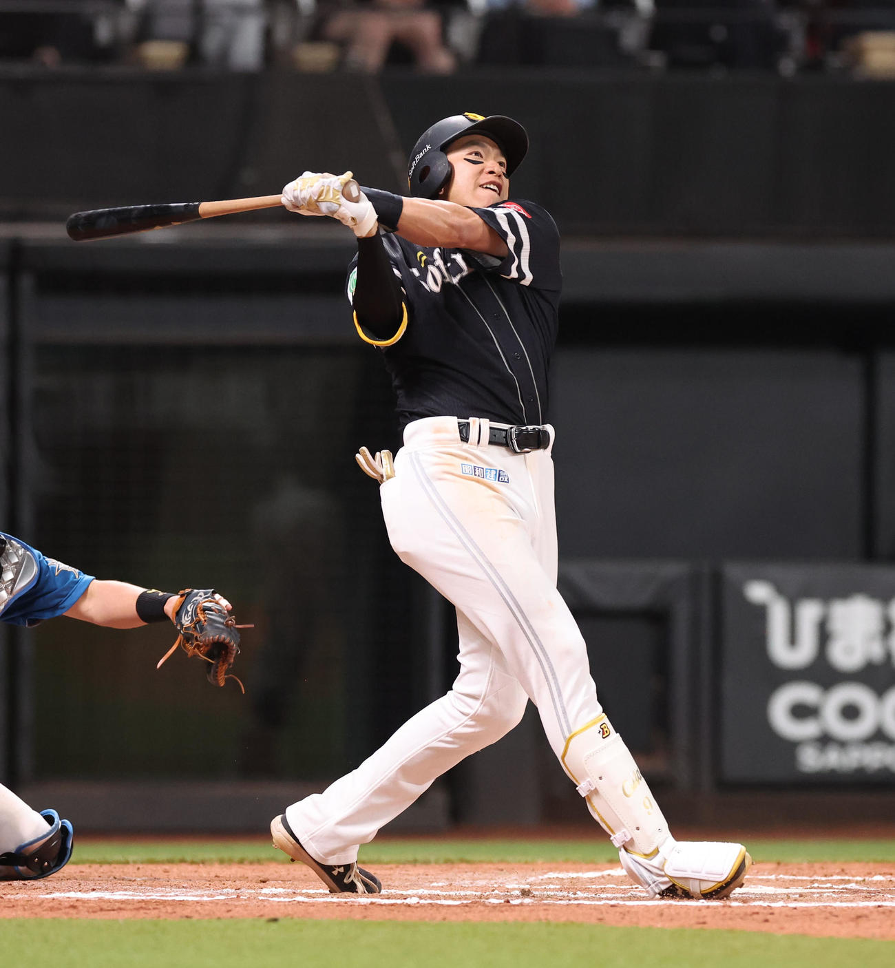 日本ハム対ソフトバンク　10回表ソフトバンク1死一、二塁、柳田は右越え勝ち越し3点本塁打を放つ（撮影・佐藤翔太）
