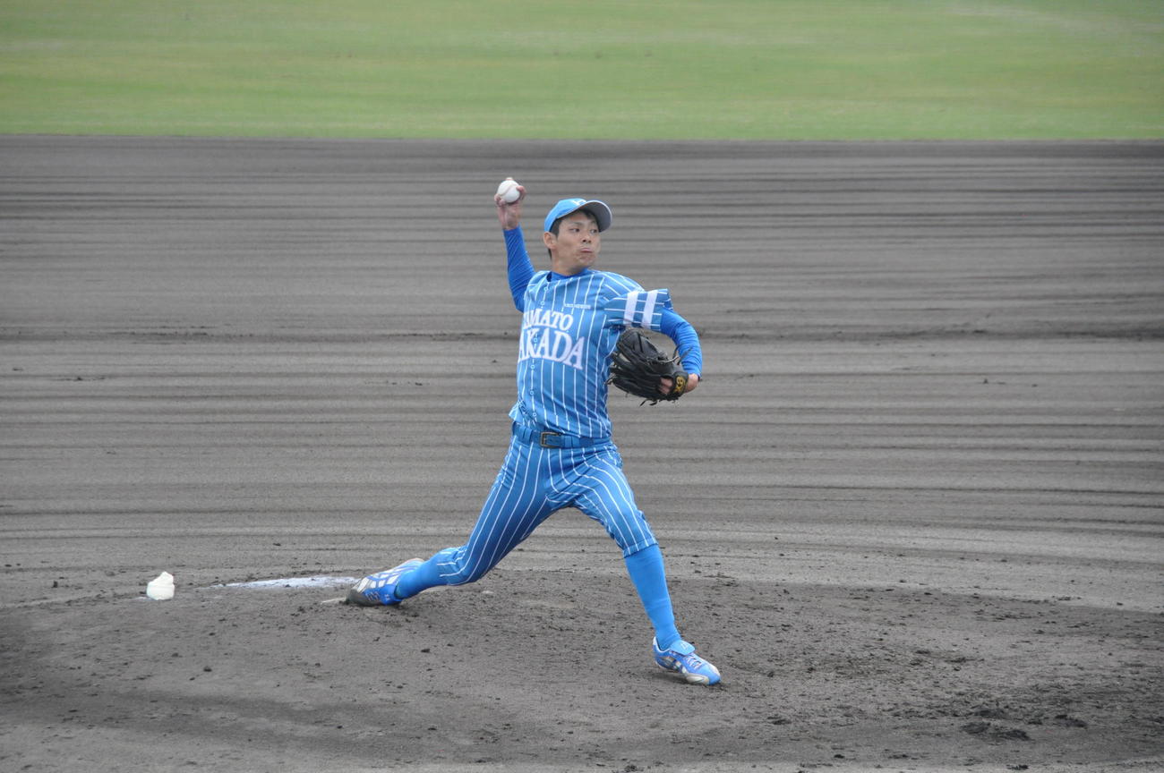 大和高田クラブ2番手で6回から登板した山本竜也投手