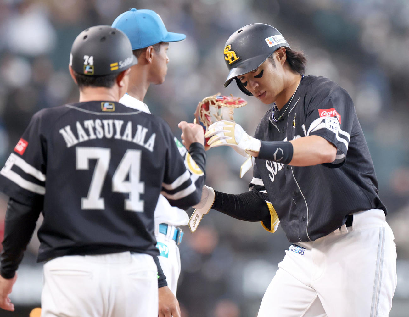 日本ハム対ソフトバンク　9回表ソフトバンク無死、柳田は右前打を放つ（撮影・佐藤翔太）