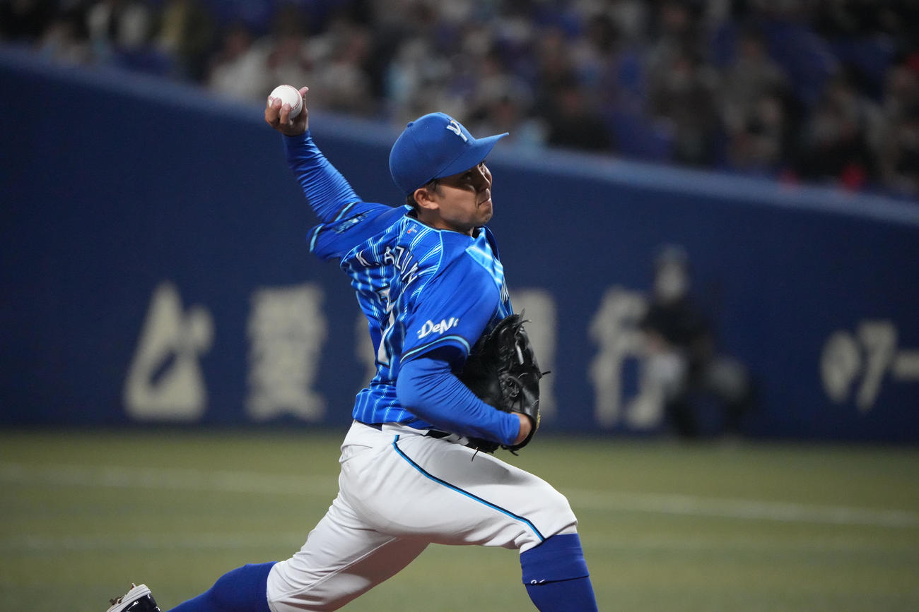 プロ野球中日対DeNA　力投するDeNA先発の東（撮影・森本幸一）