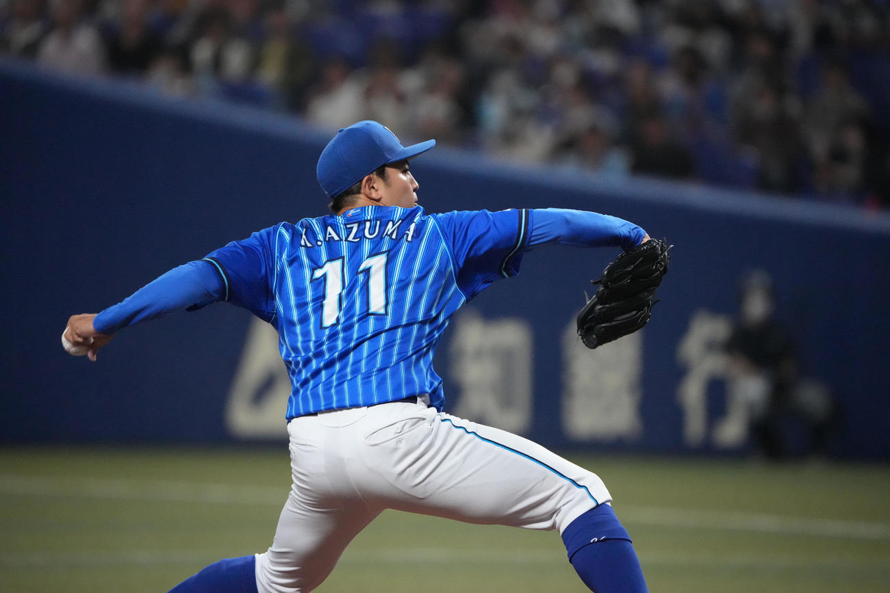 プロ野球中日対DeNA 1回裏、登板するDeNA先発の東（撮影・森本幸一）