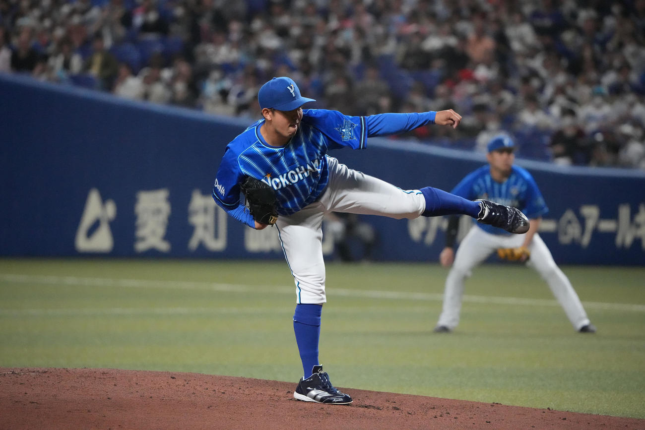 中日対DeNA　力投するDeNA先発の東（撮影・森本幸一）