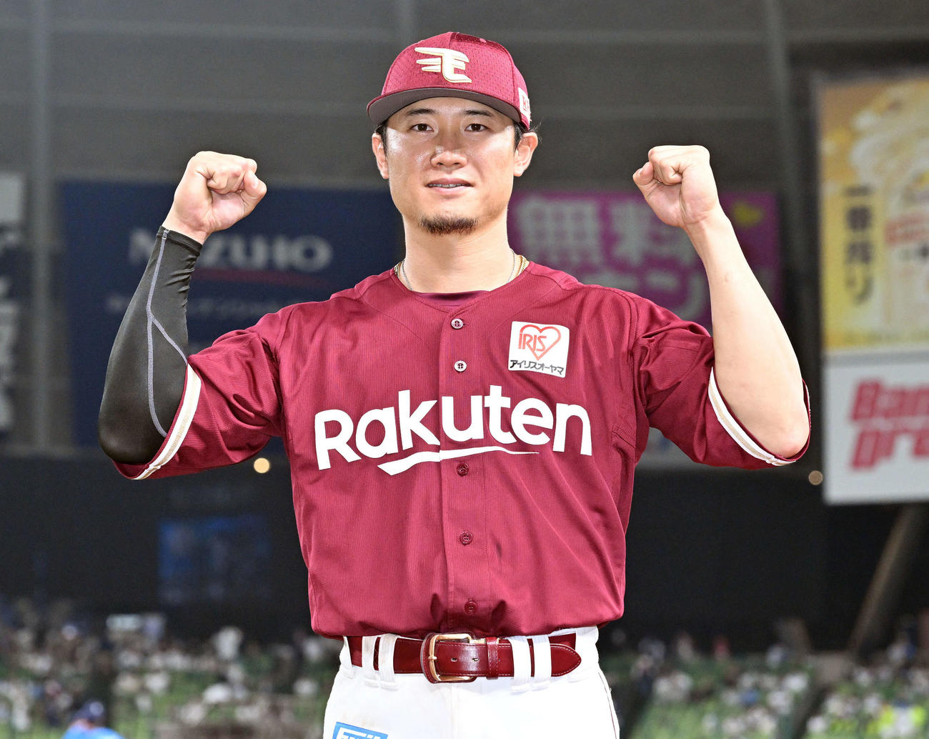 西武対楽天　ヒーローインタビューを終えポーズを決める楽天西川（撮影・滝沢徹郎）