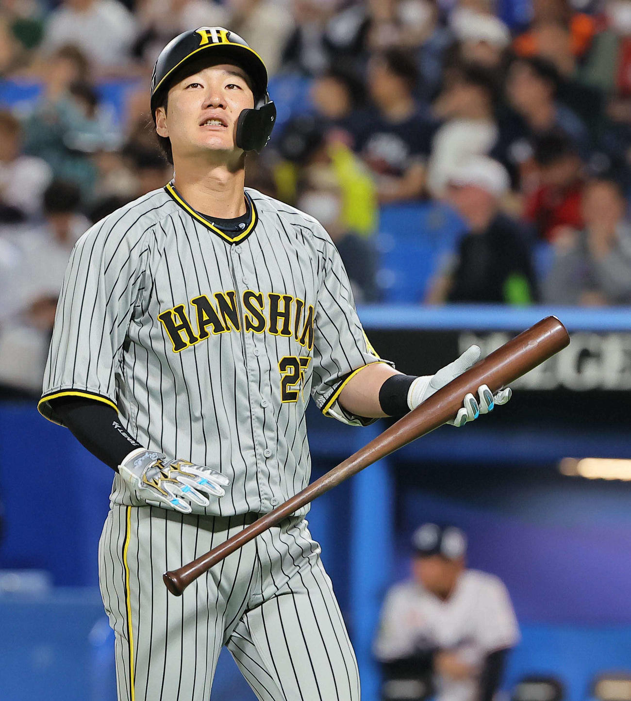 ヤクルト対阪神　7回表阪神1死、誕生日を迎えた渡辺は代打で登場するも三振に倒れる（撮影・上田博志）