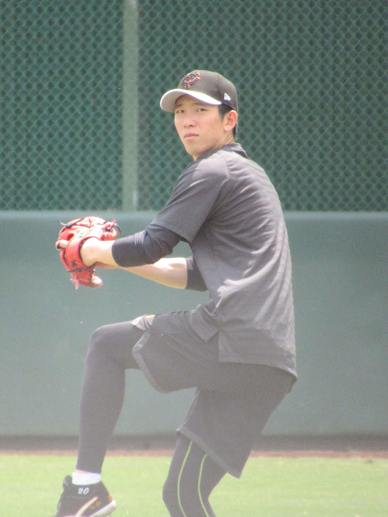 ジャイアンツ球場で調整する戸郷
