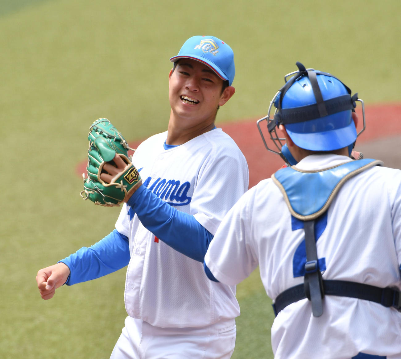 中大対青学大　4安打完封勝利を挙げた青学大・下村（撮影・柴田隆二）