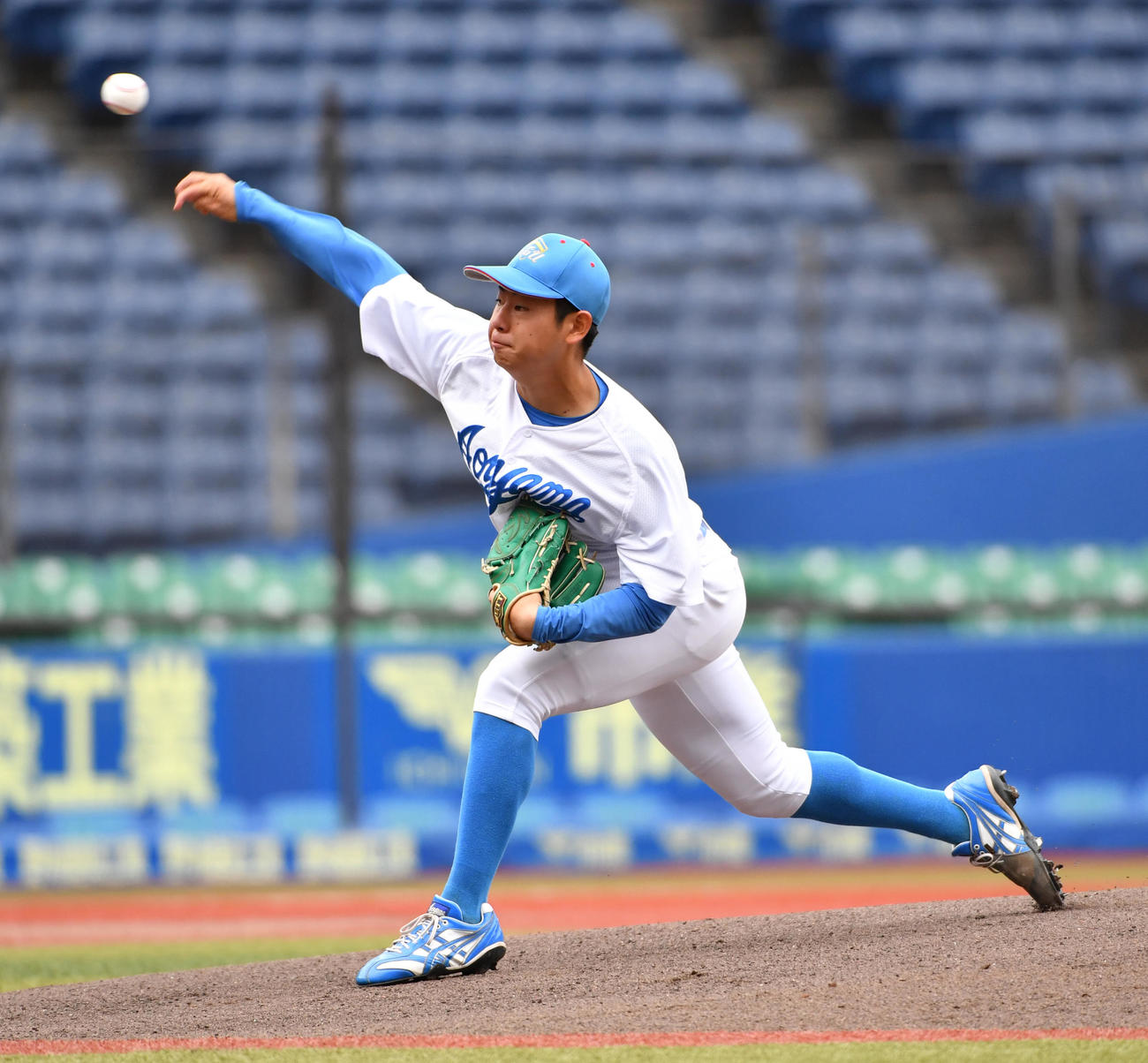 中大対青学大　先発した青学大・下村（撮影・柴田隆二）